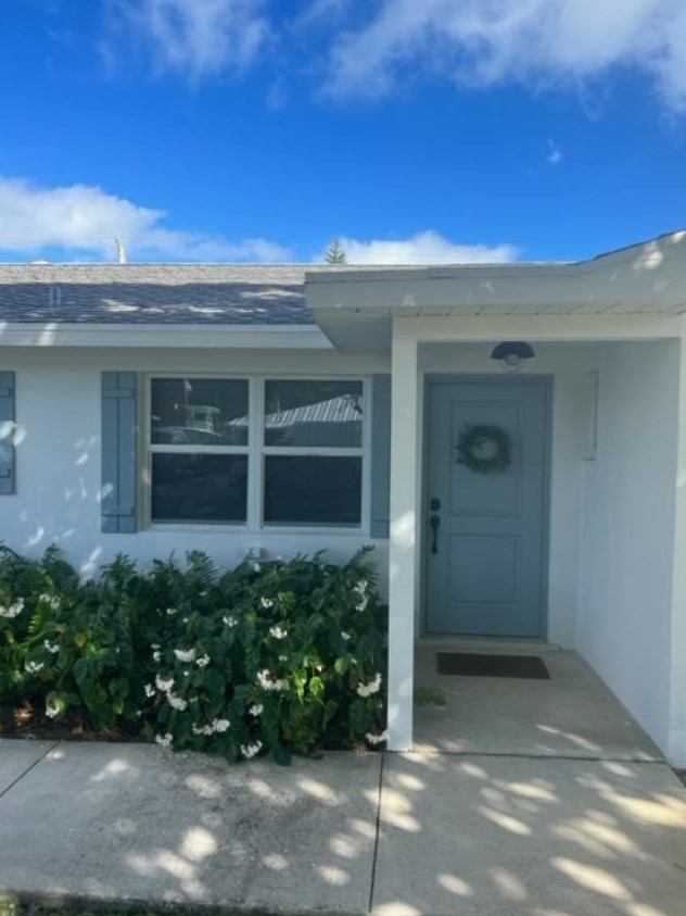 1420 Berkshire Ave, Jupiter FL  33469-3113 exterior