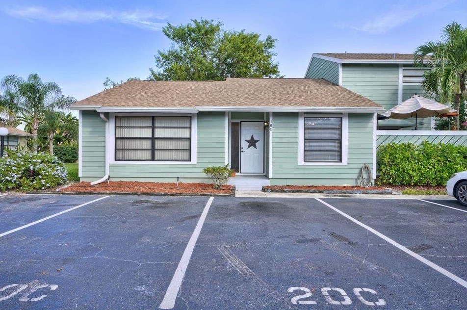 706 Stonewood Ct, Jupiter FL  33458-5564 exterior