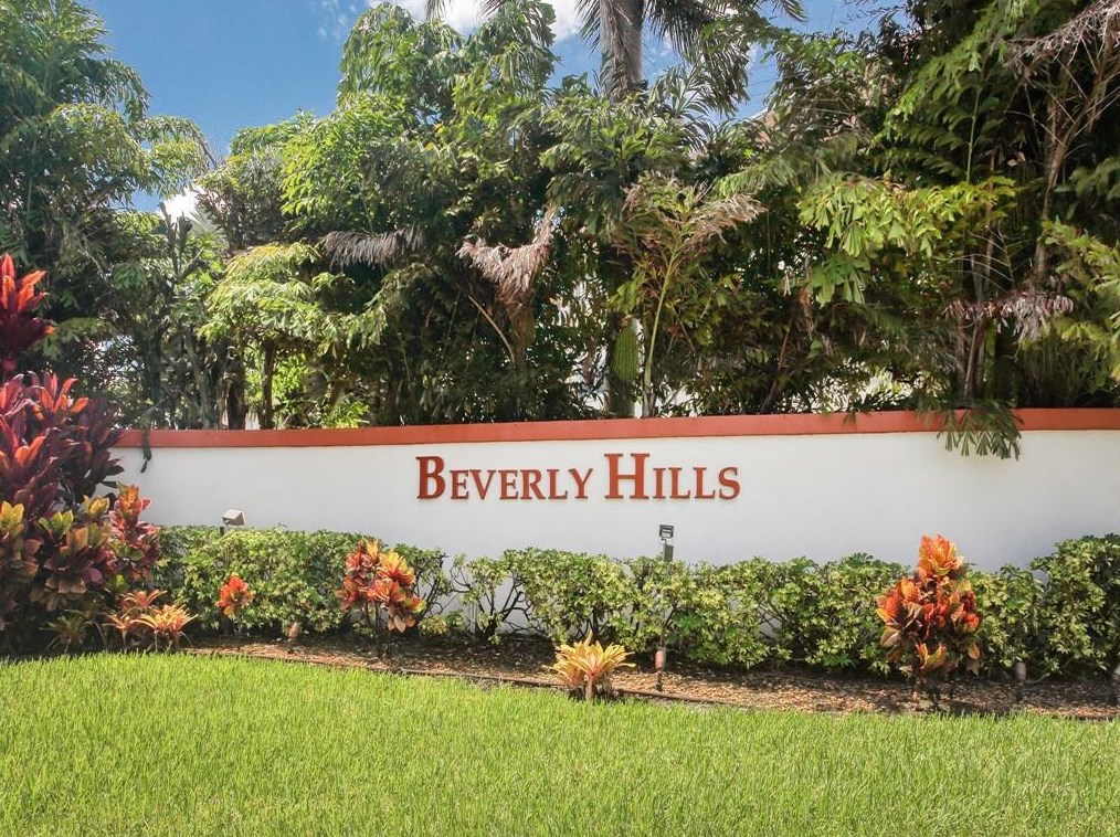 5300 Washington St, Hollywood FL  33021-7750 exterior