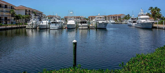 1201 Seafarer Cir, Jupiter FL  33477-9060 exterior