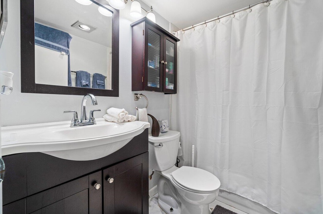 306 Fanshaw H, Boca Raton FL 33434-3050 exterior