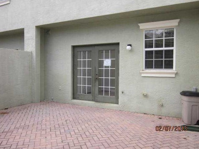 211 Thatch Palm Cir, Jupiter FL  33458-7167 exterior
