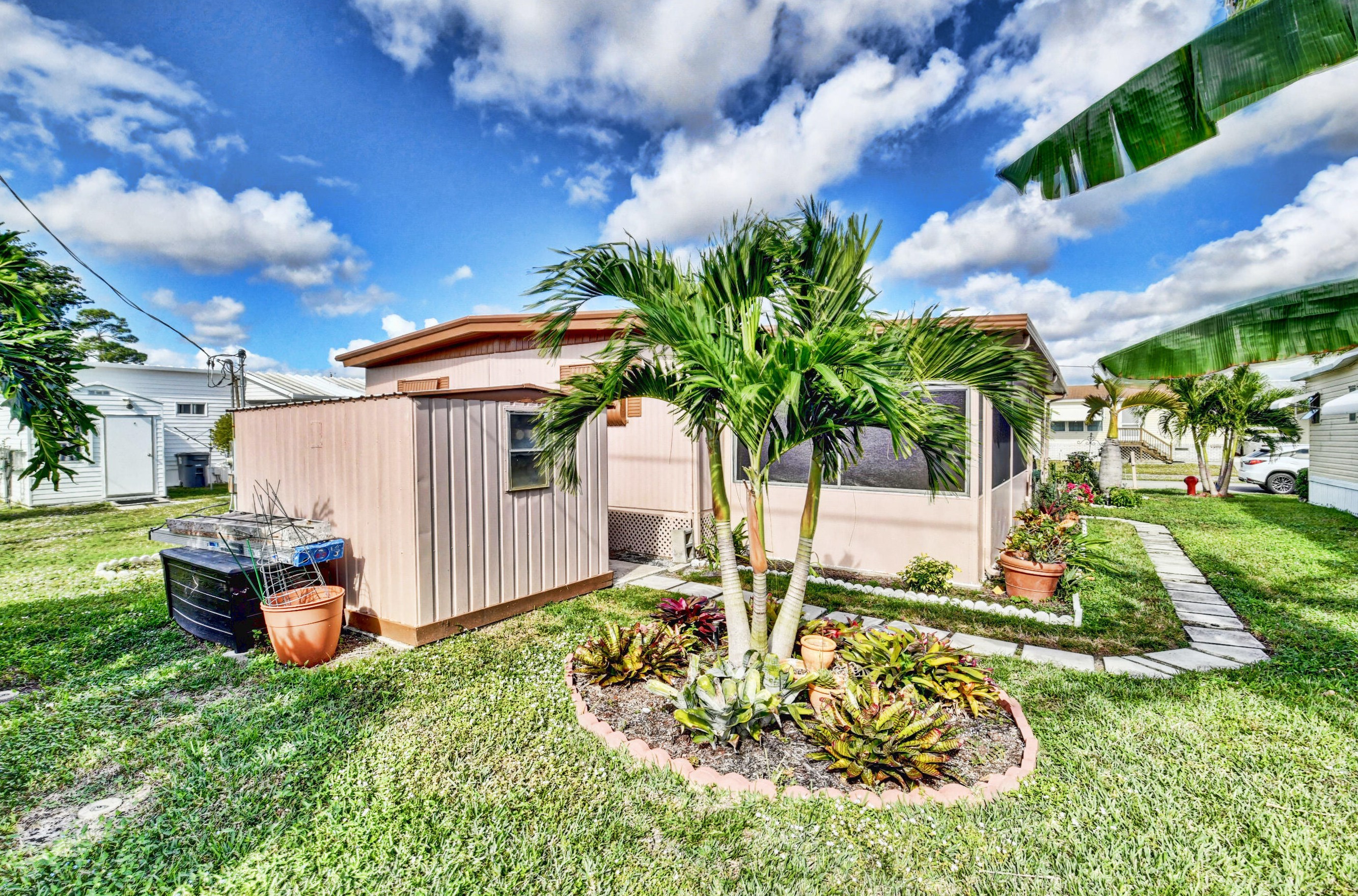 4434 Mockingbird Dr, Boynton Beach FL  33436-2640 exterior