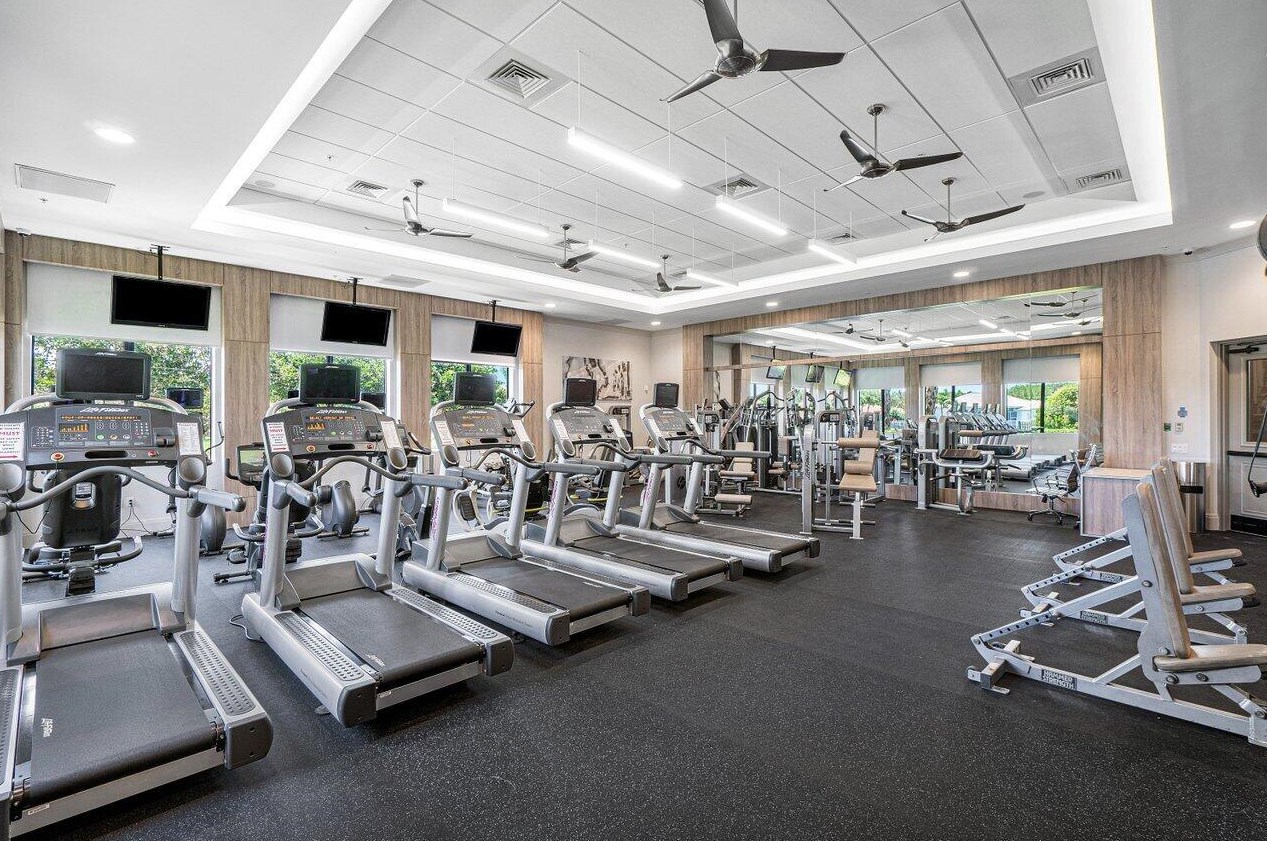 7038 Great Falls Cir, Boynton Beach FL  33437-3998 exterior