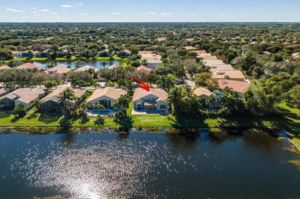 7038 Great Falls Cir, Boynton Beach FL  33437-3998 exterior