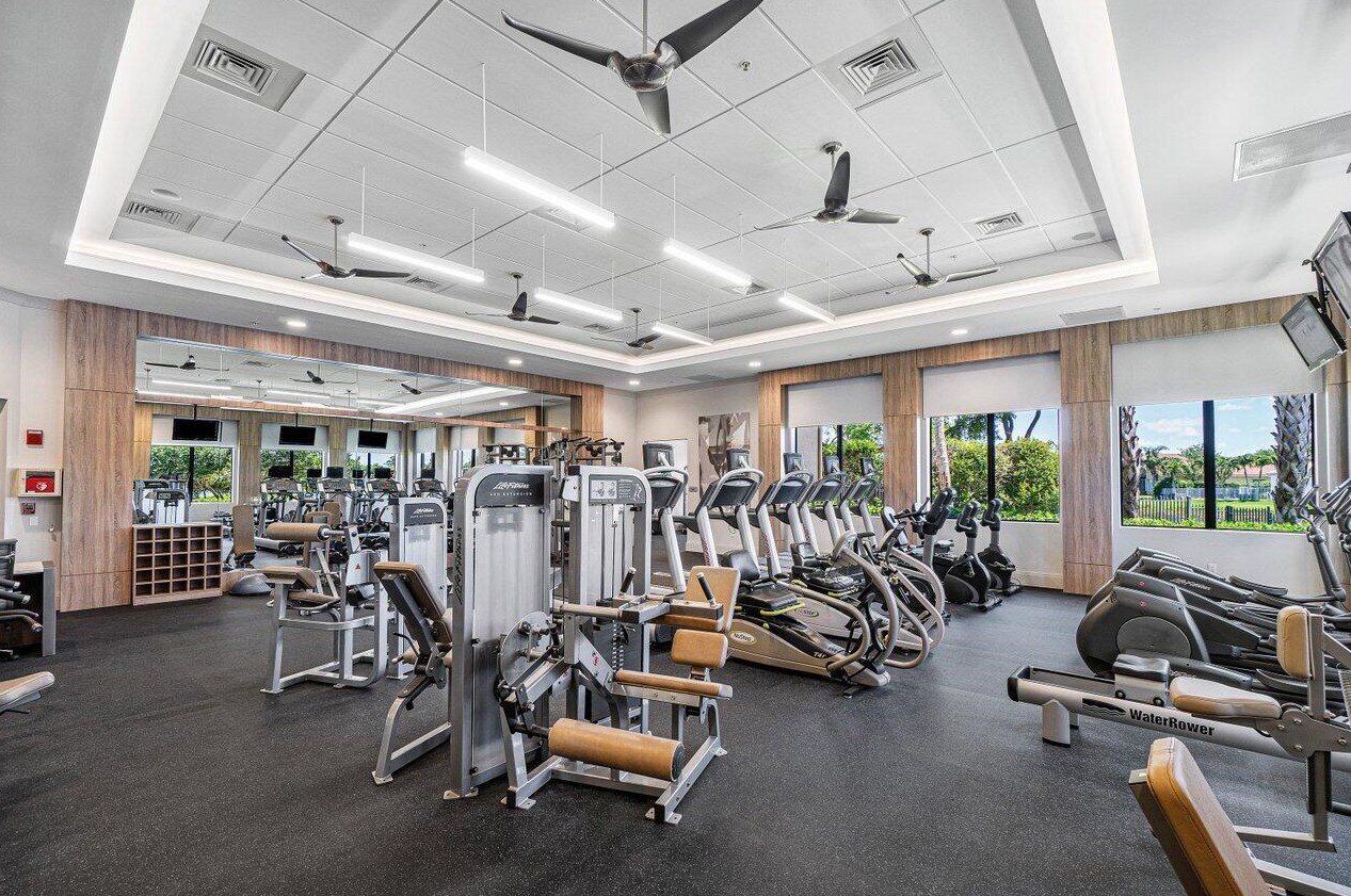 7038 Great Falls Cir, Boynton Beach FL  33437-3998 exterior