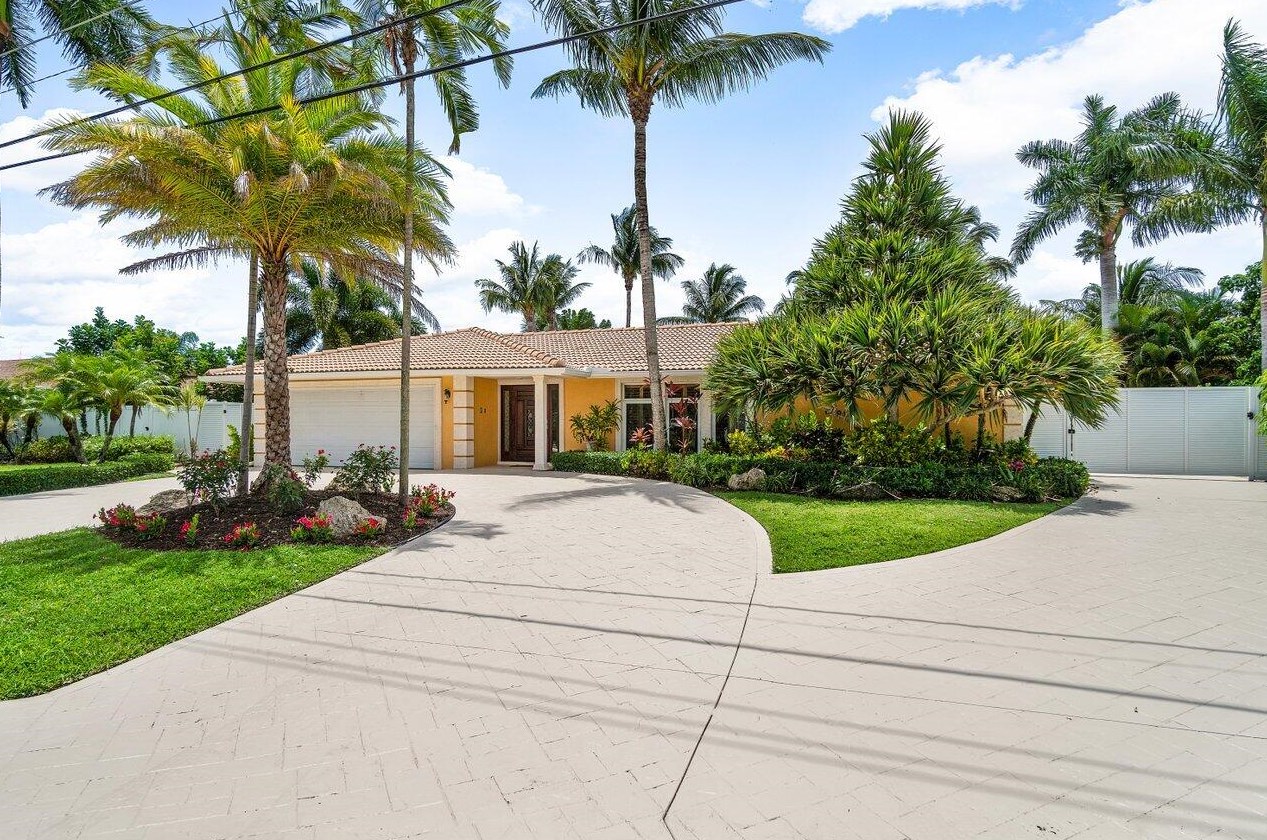 15 River Dr, Jupiter FL  33469-1950 exterior