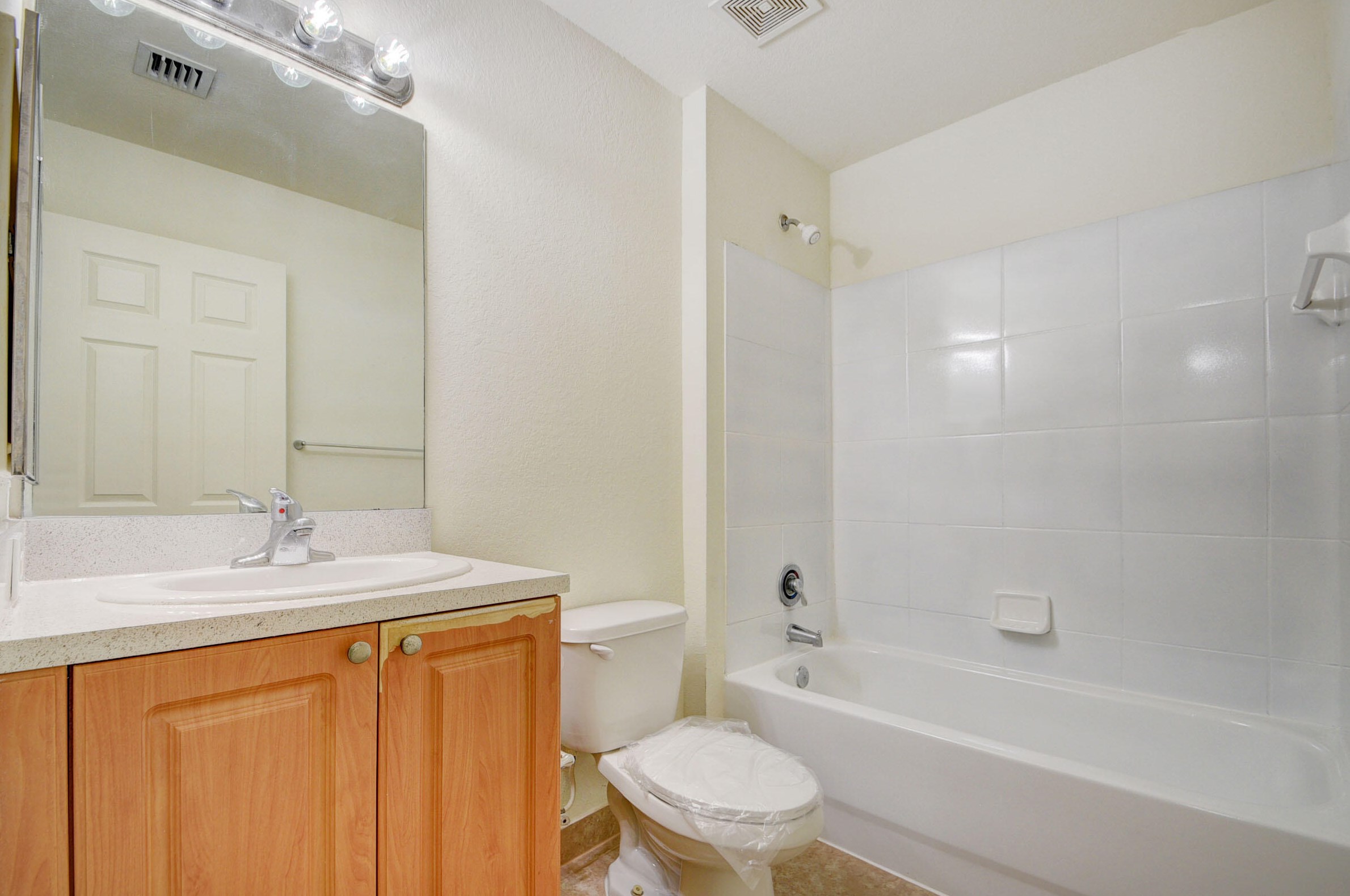 6623 Old Farm Trl, Boynton Beach FL 33437-7903 exterior