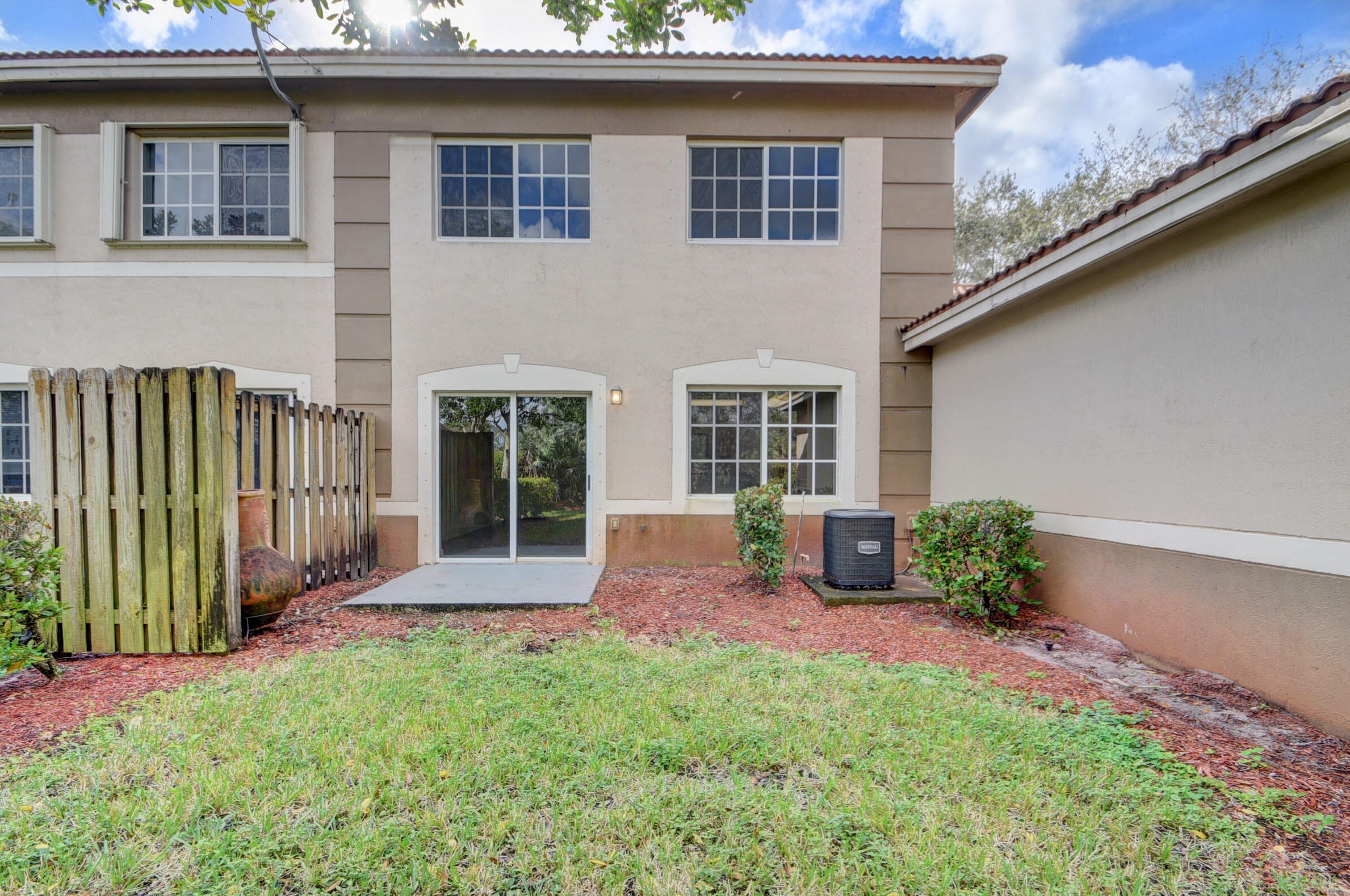 6623 Old Farm Trl, Boynton Beach FL 33437-7903 exterior