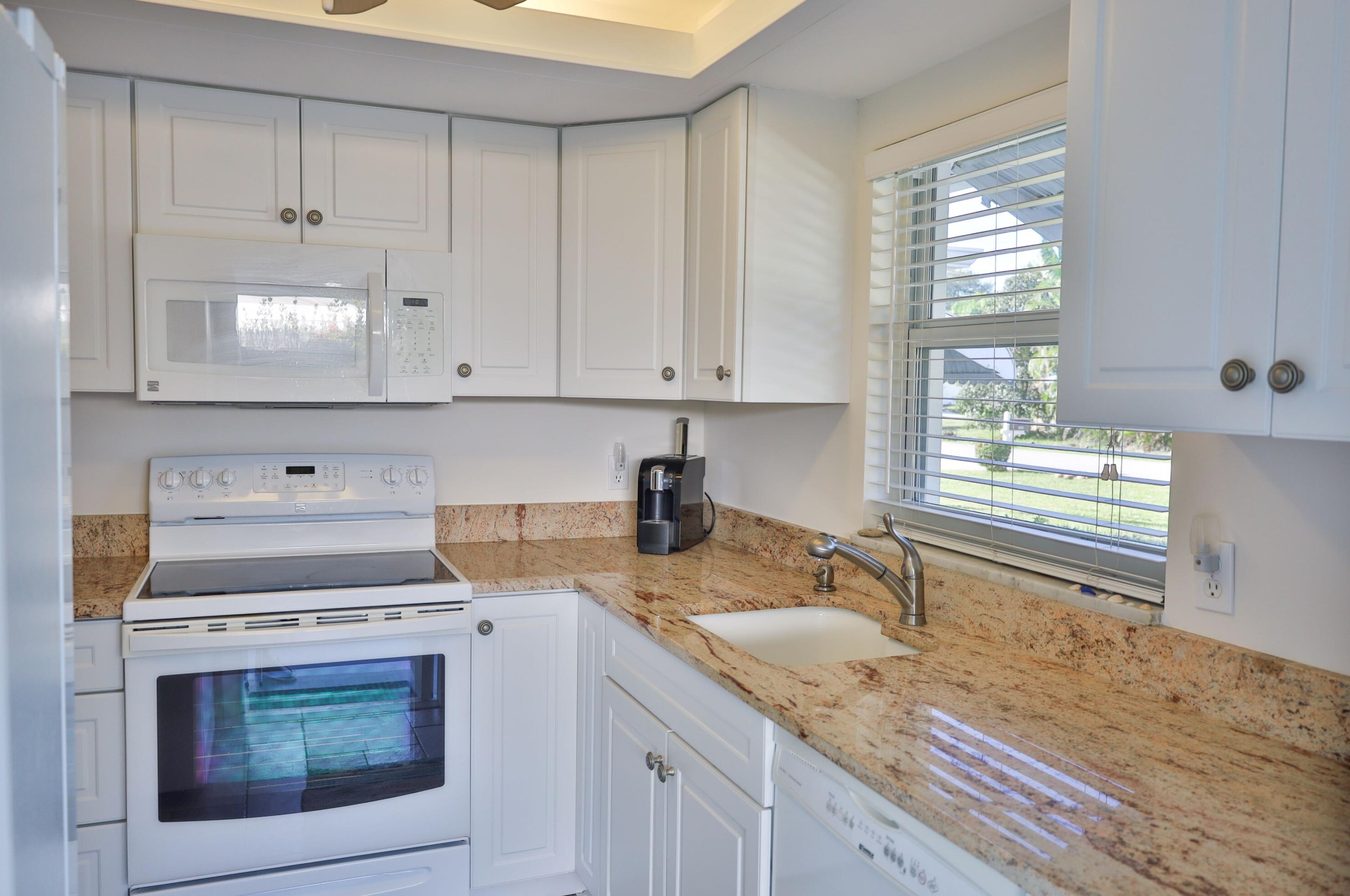 1412 Berkshire Ave, Jupiter FL  33469-3113 exterior