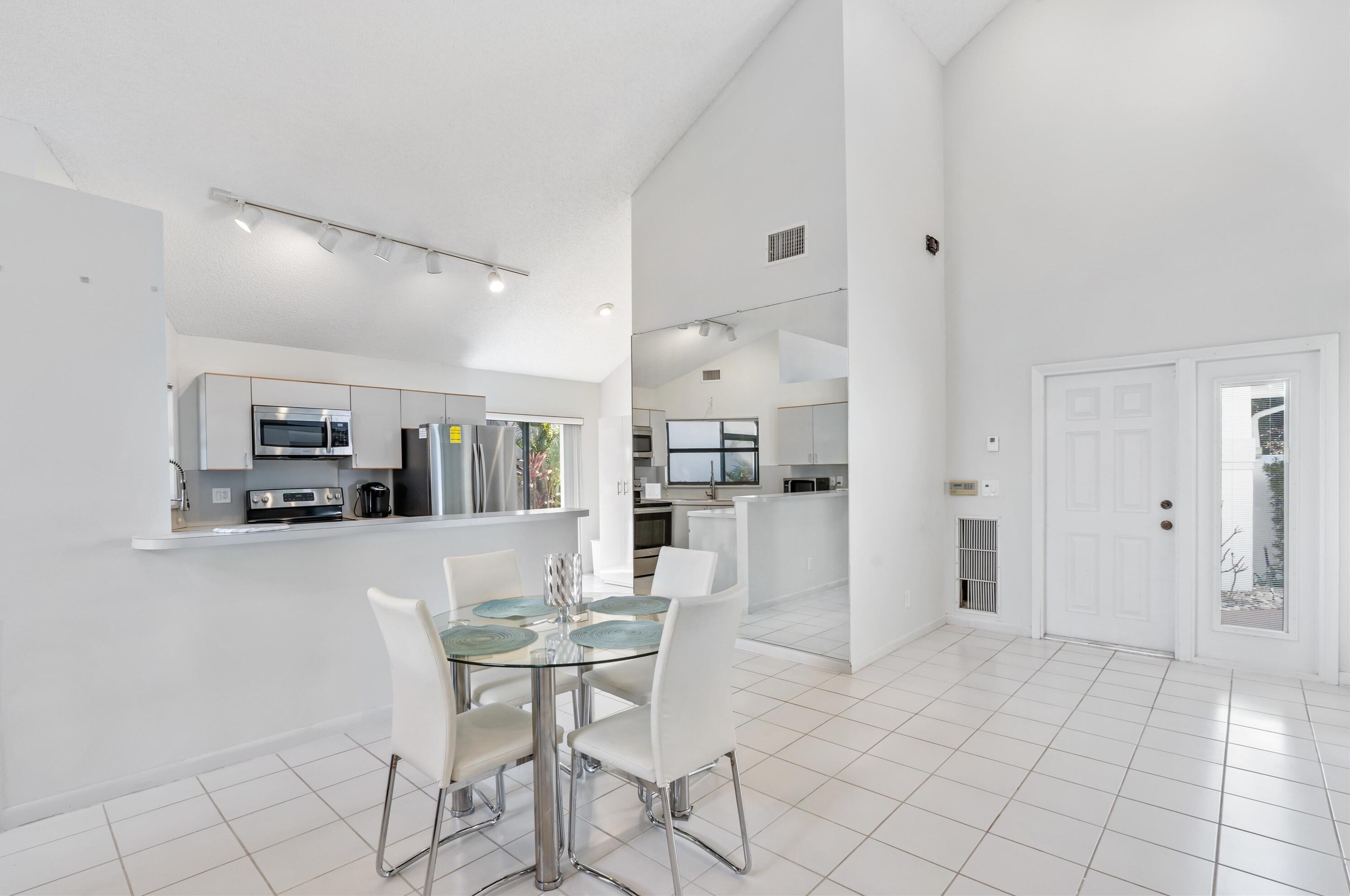 5101 Via De Amalfi Dr, Boca Raton FL  33496-2429 exterior