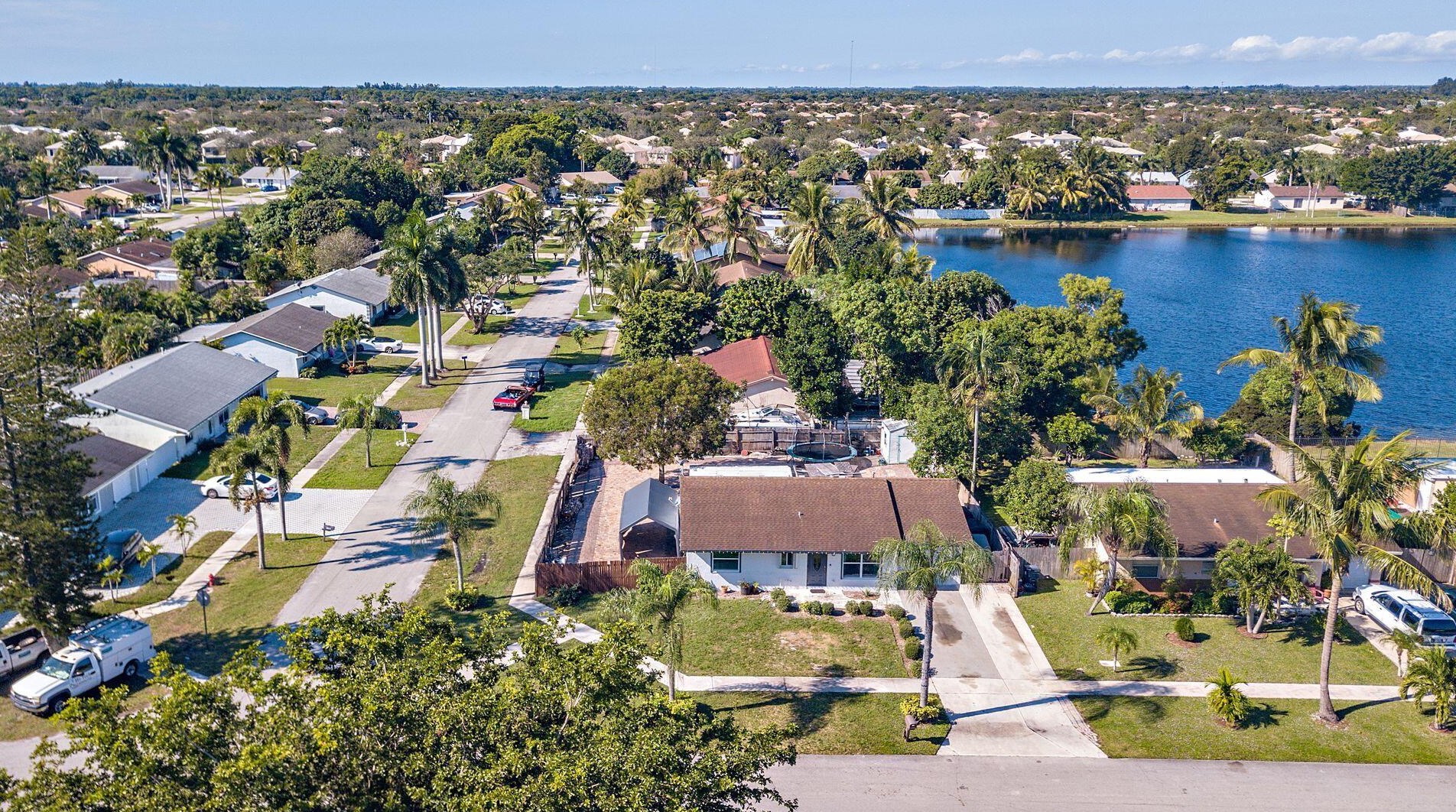 6677 Athena Dr, Lake Worth FL  33463-7253 exterior