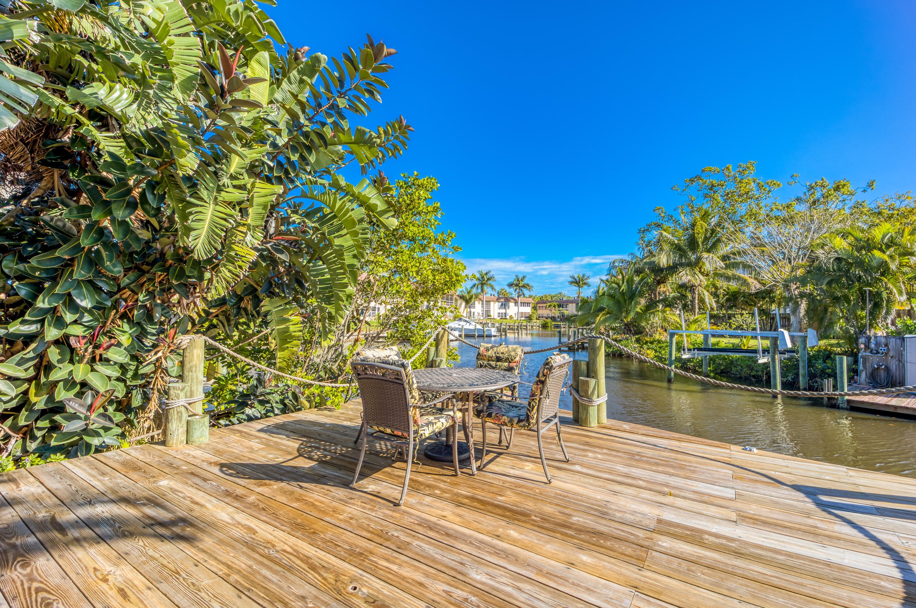 2435 Hideaway Ln, Stuart FL  34994-4810 exterior