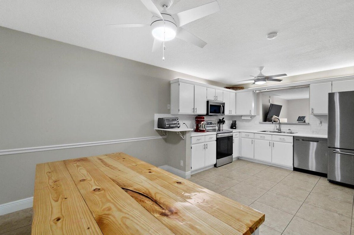 62 Maplecrest Cir, Jupiter FL  33458-7805 exterior