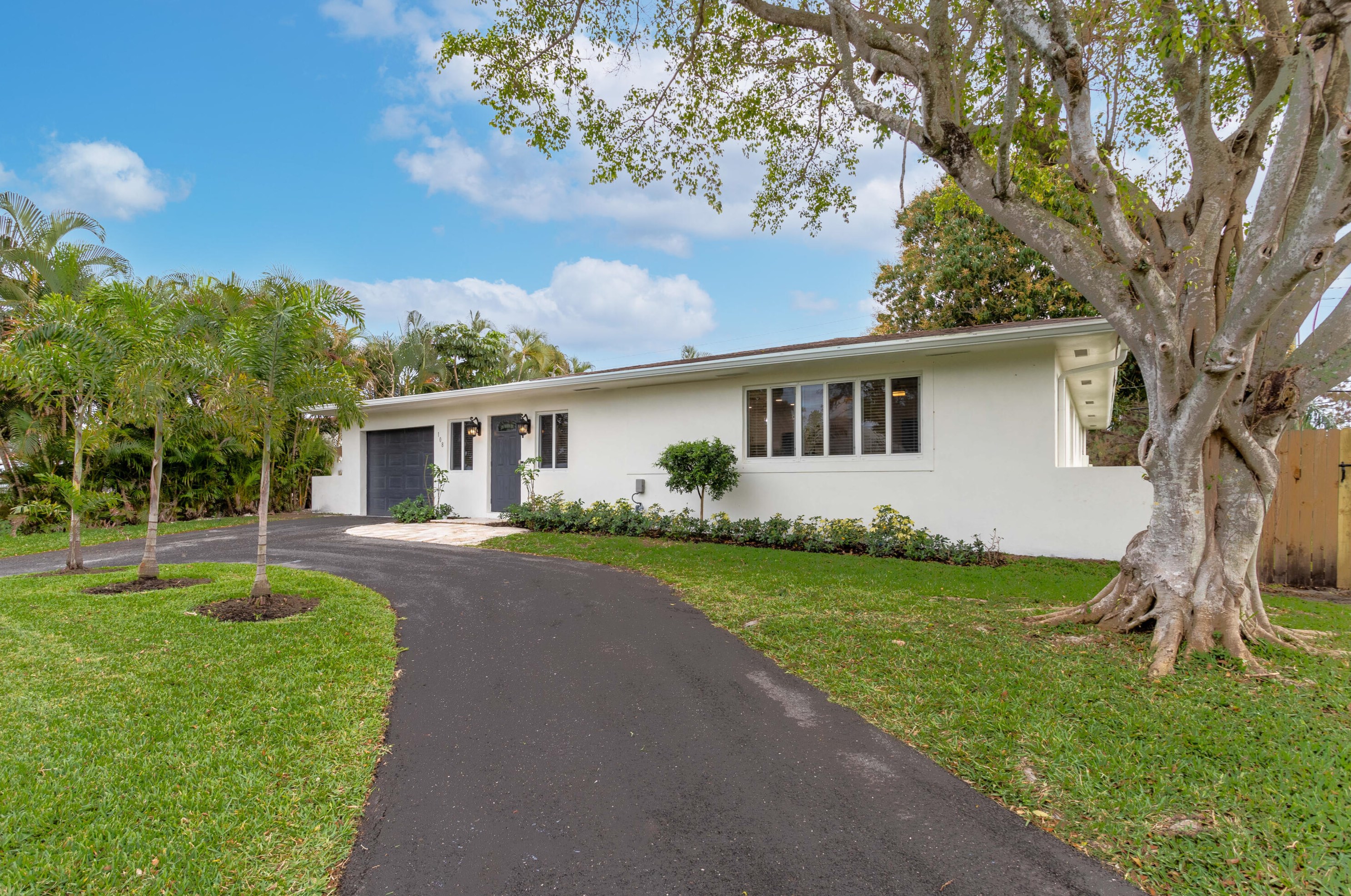 108 31st Ave, Boynton Beach FL  33435-8227 exterior