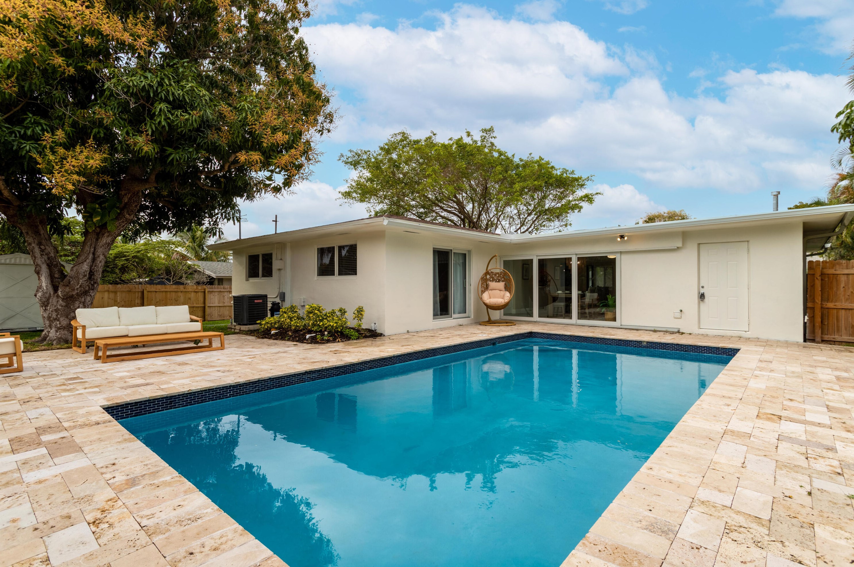 108 31st Ave, Boynton Beach FL  33435-8227 exterior