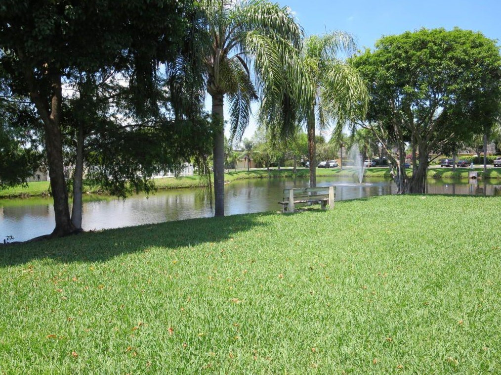 2368 Waterside Dr, Lake Worth FL 33461-2556 exterior