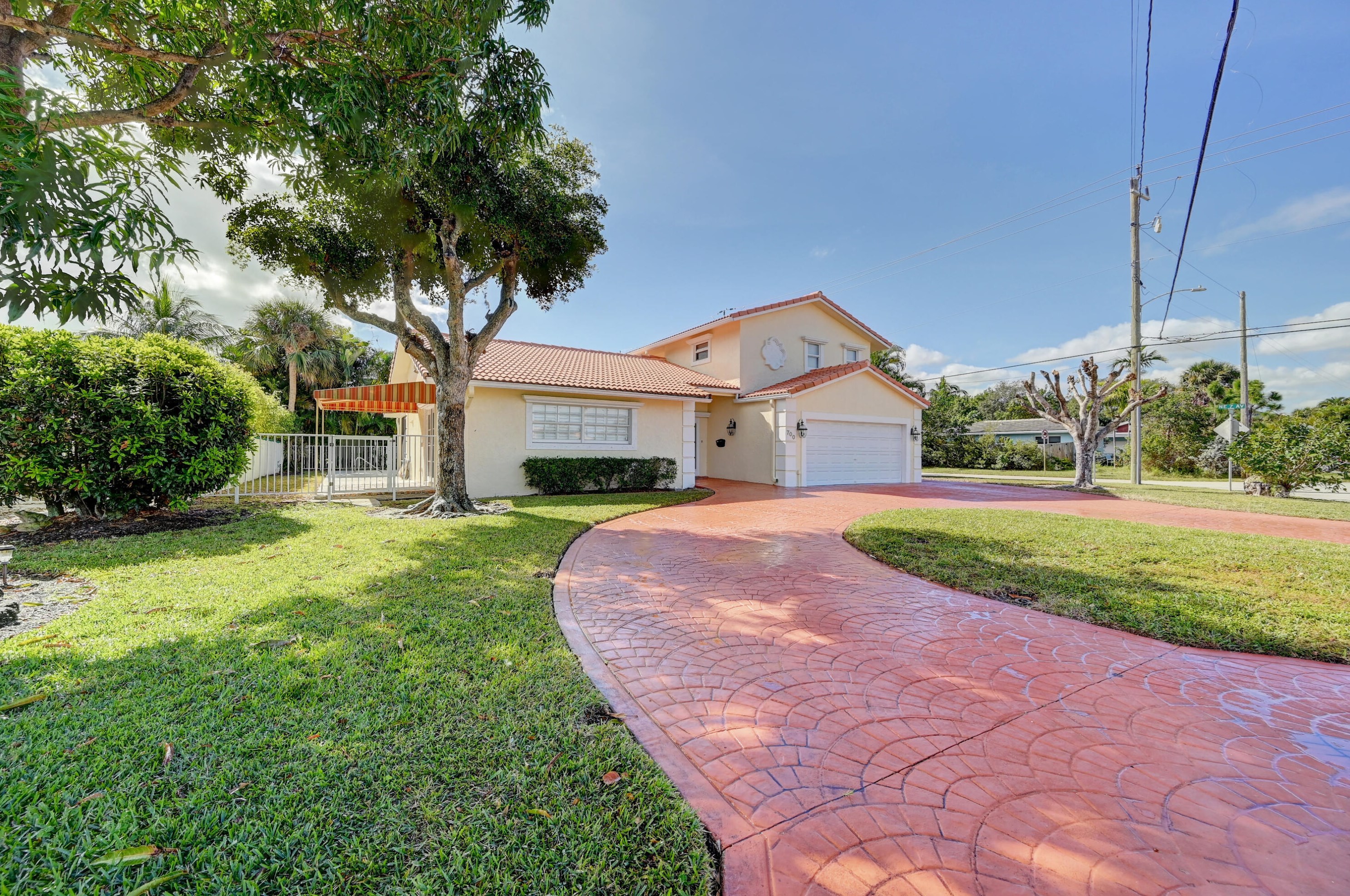 700 Glouchester St, Boca Raton FL  33487-3210 exterior