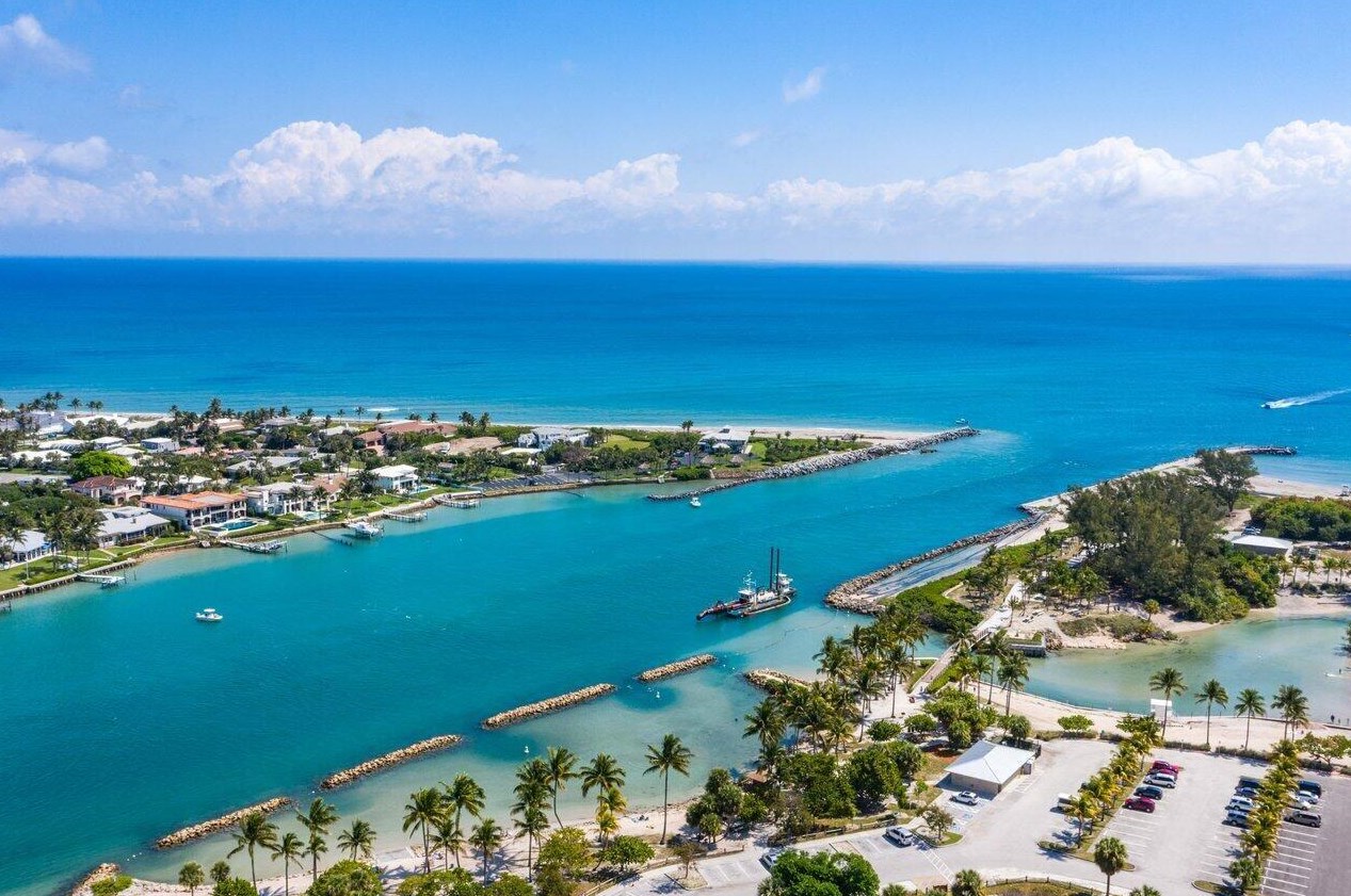 107 Faith Way, Jupiter FL  33458-3919 exterior