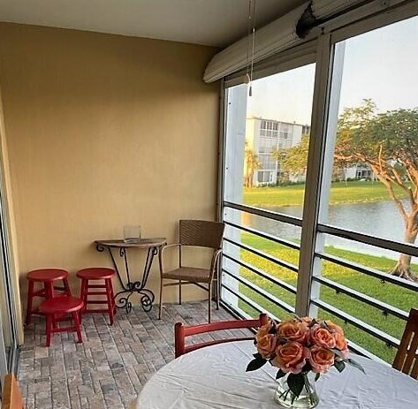 2017 Hythe A, Boca Raton FL  33434-4638 exterior