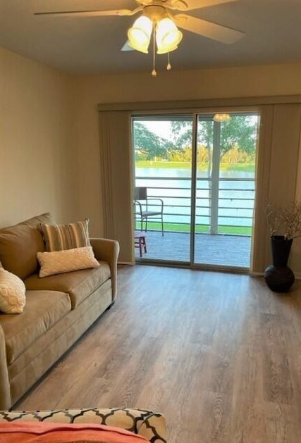 2017 Hythe A, Boca Raton FL  33434-4638 exterior