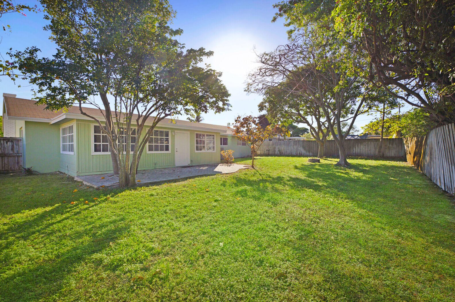 231 11th Ave, Boynton Beach FL  33435-3046 exterior