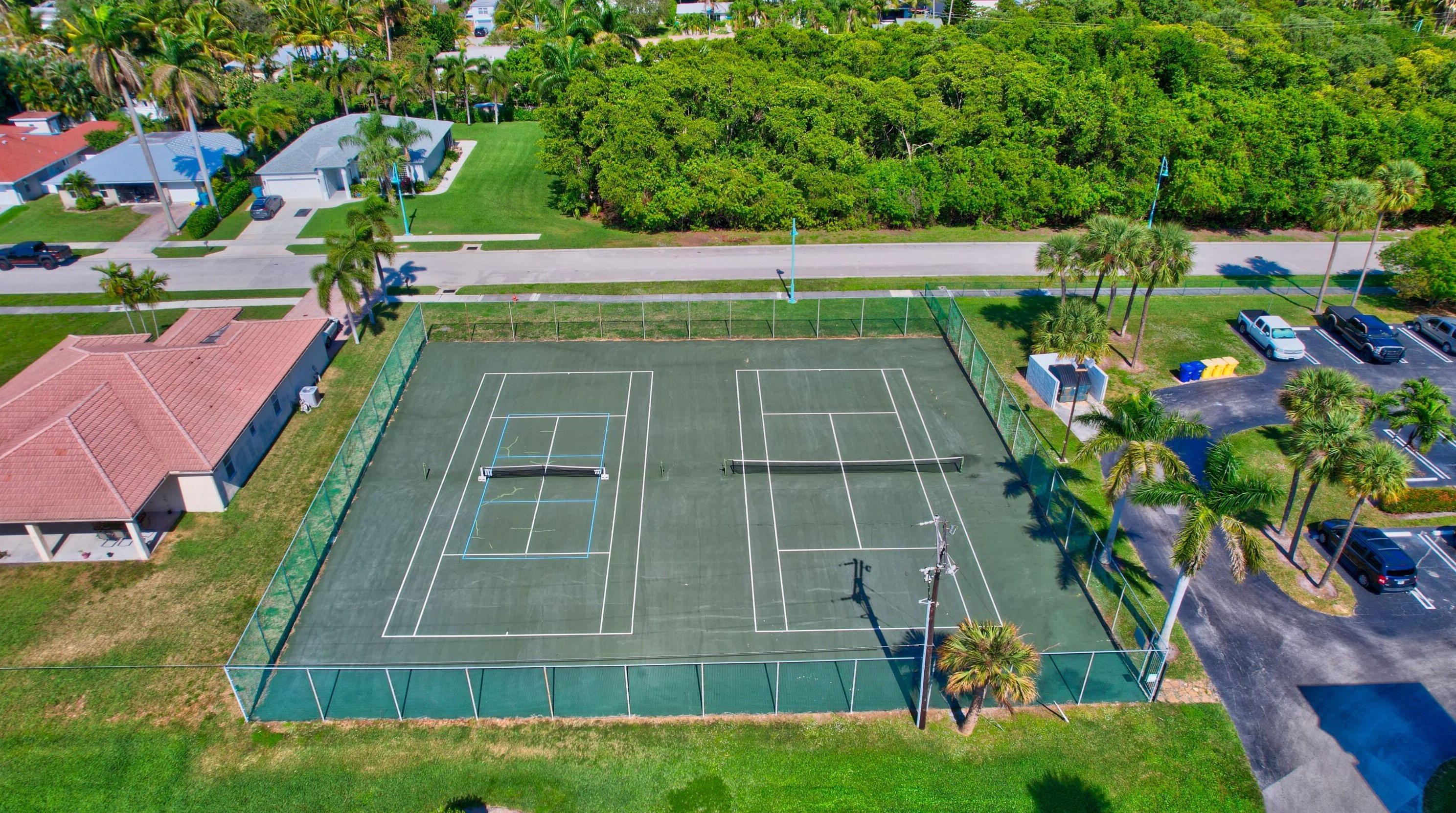 689 6th Ct, Boynton Beach FL 33435-3936 exterior