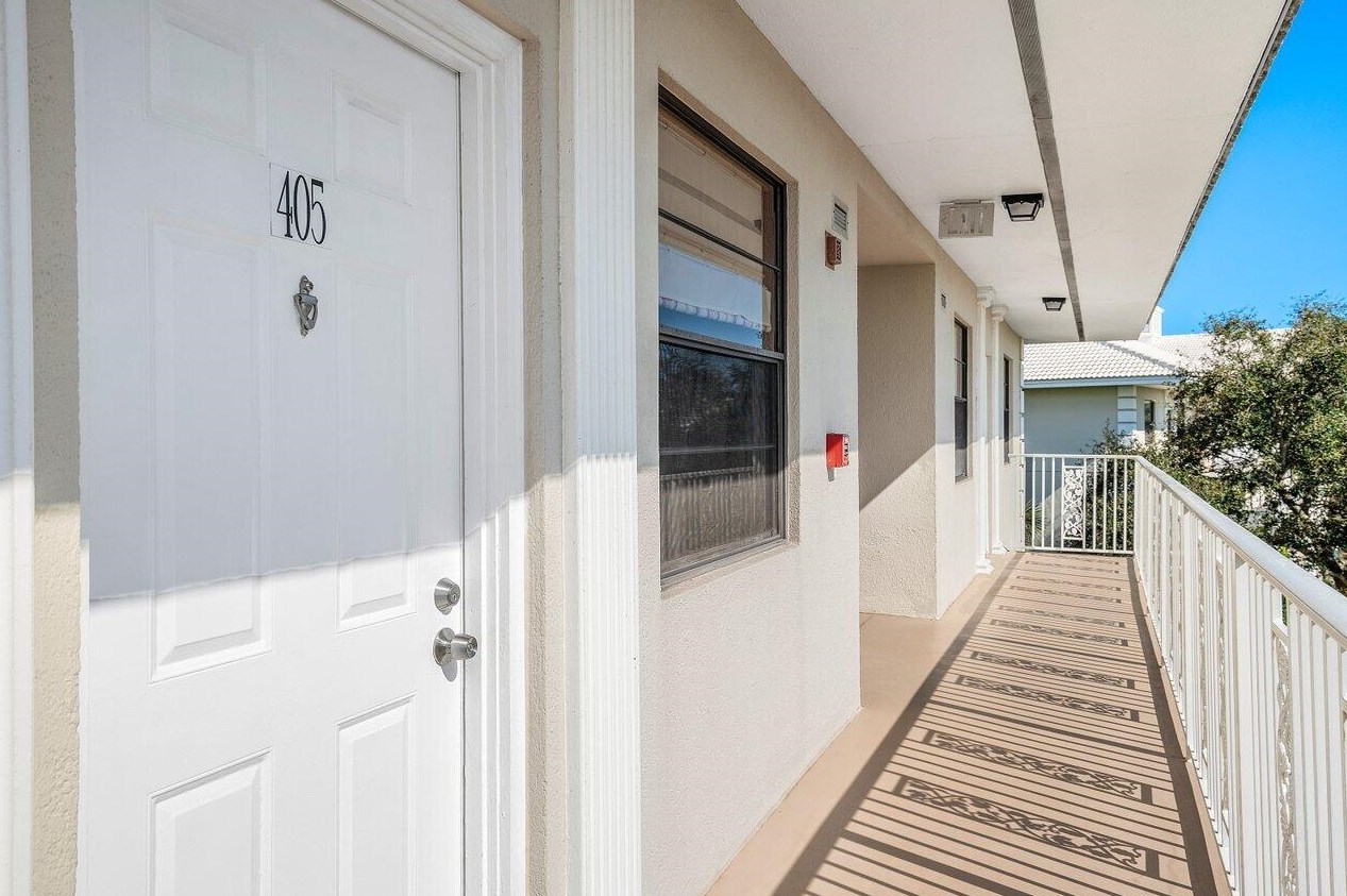 6097 Balboa Cir, Boca Raton FL  33433-8181 exterior