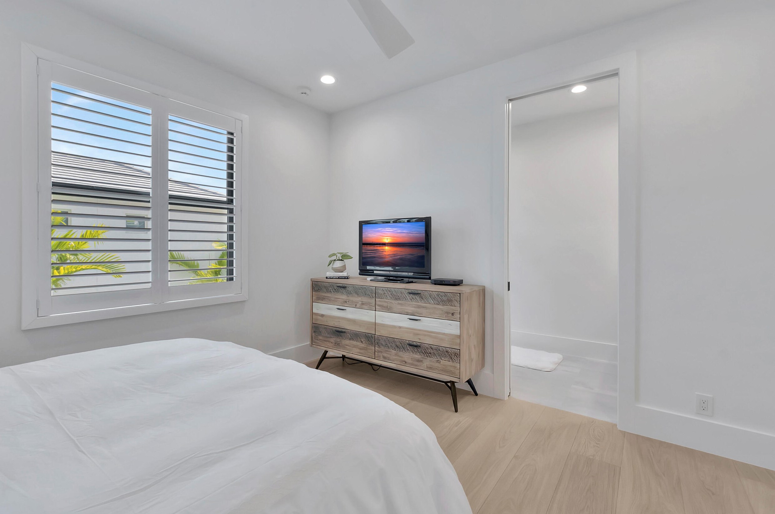 6491 Enclave Way, Boca Raton FL  33496-4076 exterior