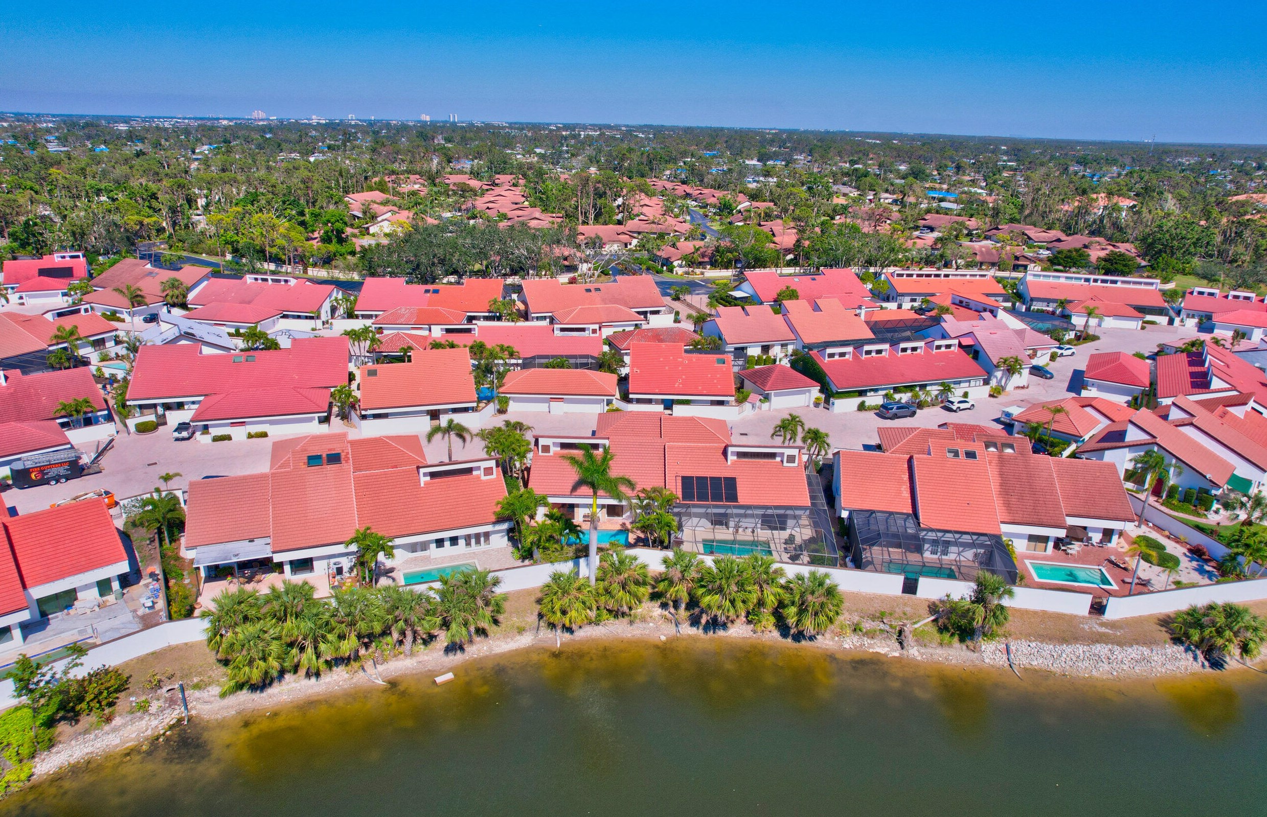 5458 Harbour Castle Dr, Fort Myers FL 33907-7844 exterior