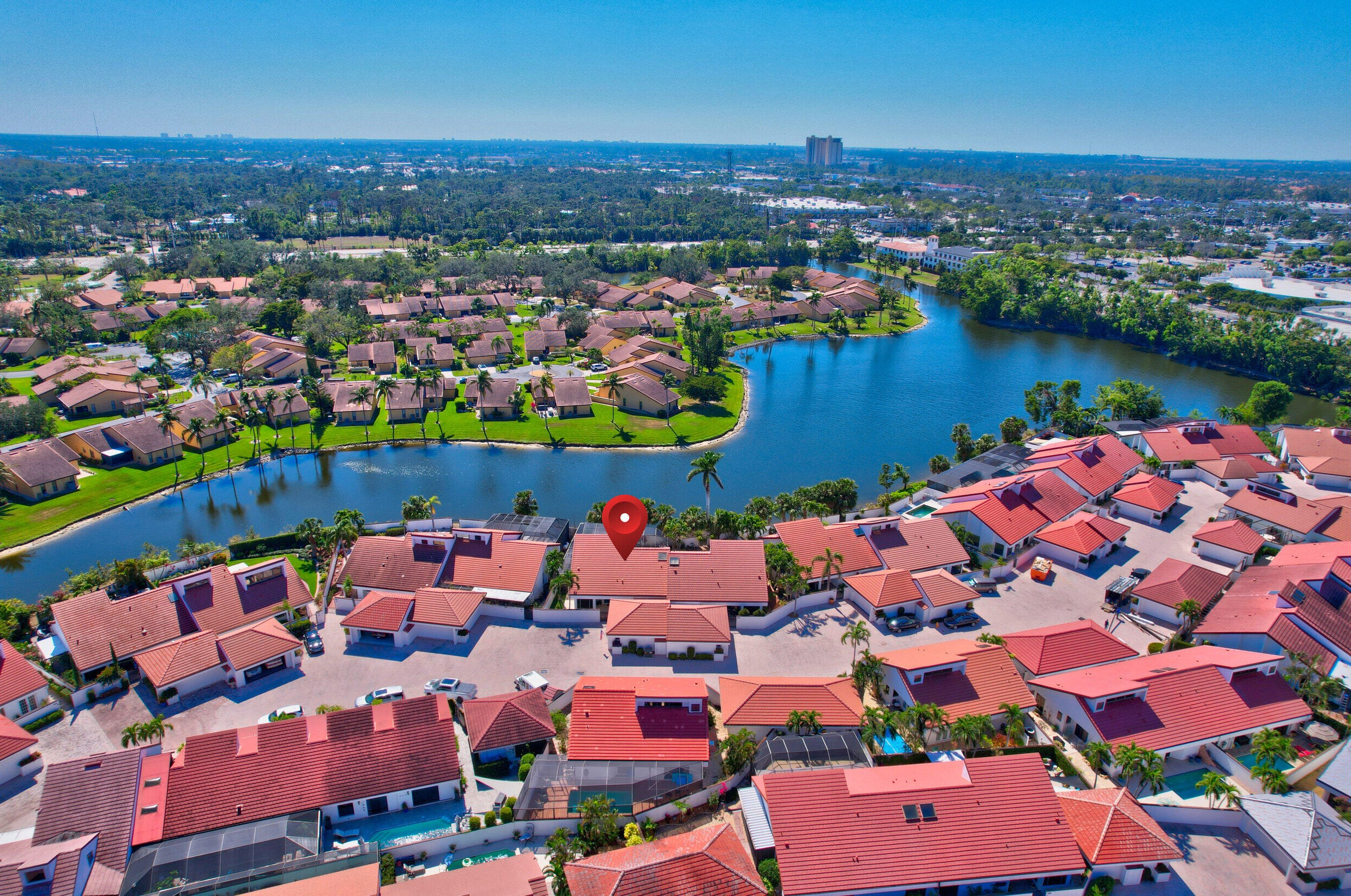 5458 Harbour Castle Dr, Fort Myers FL 33907-7844 exterior