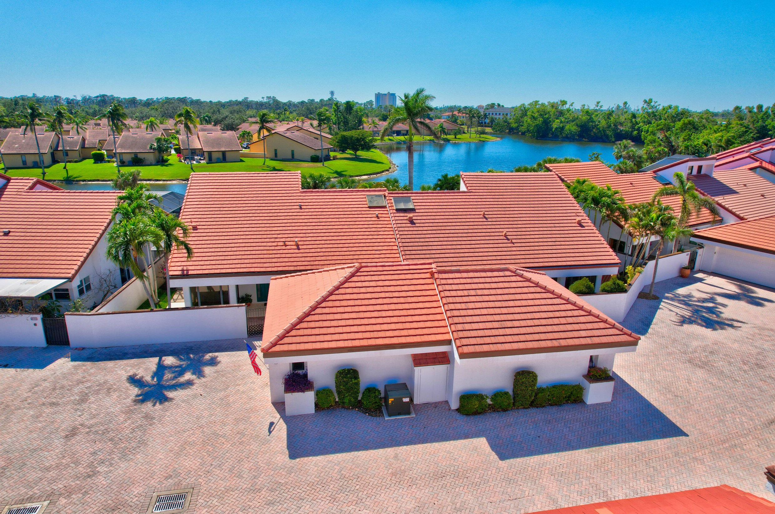 5458 Harbour Castle Dr, Fort Myers FL 33907-7844 exterior