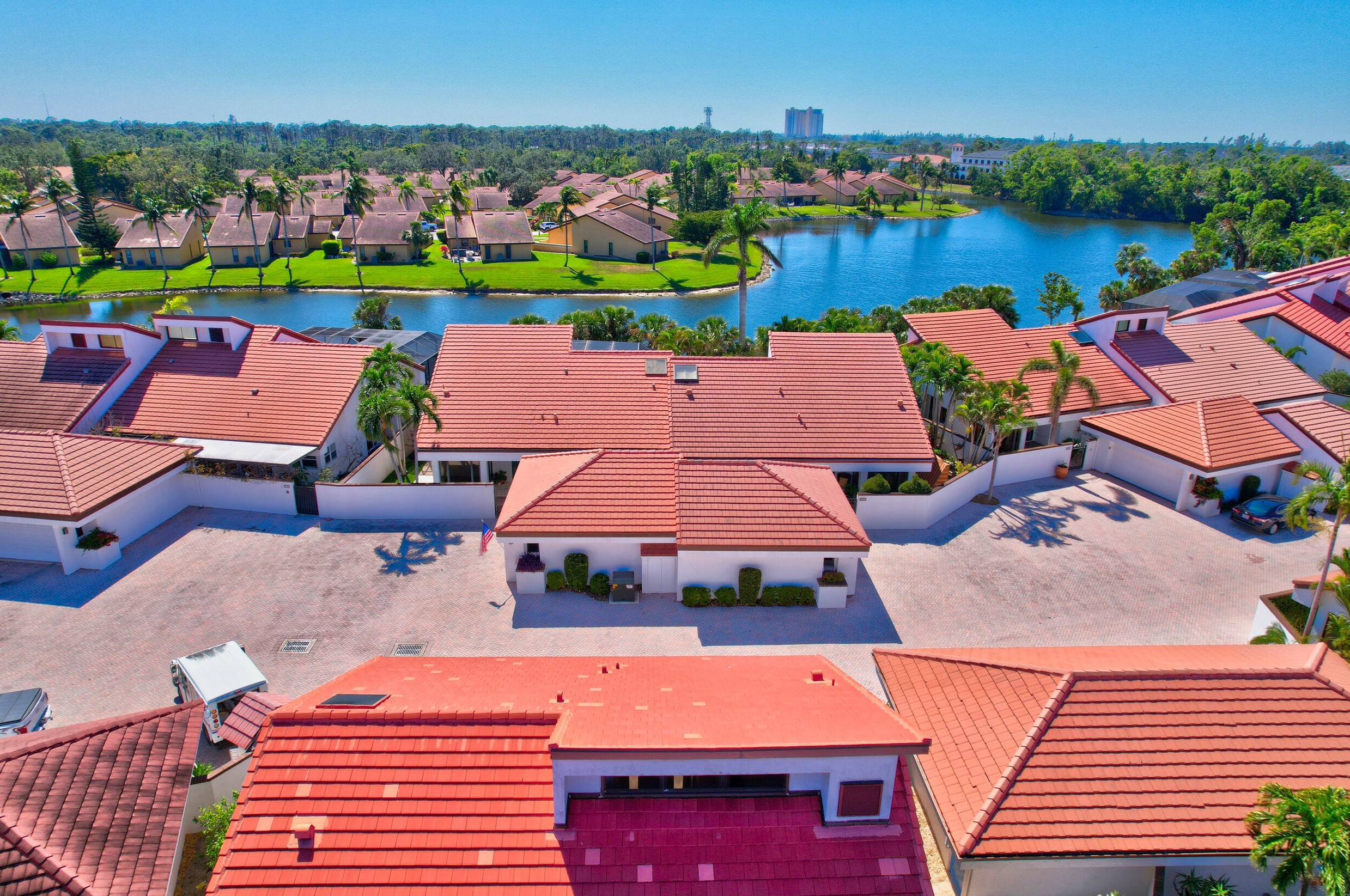 5458 Harbour Castle Dr, Fort Myers FL 33907-7844 exterior