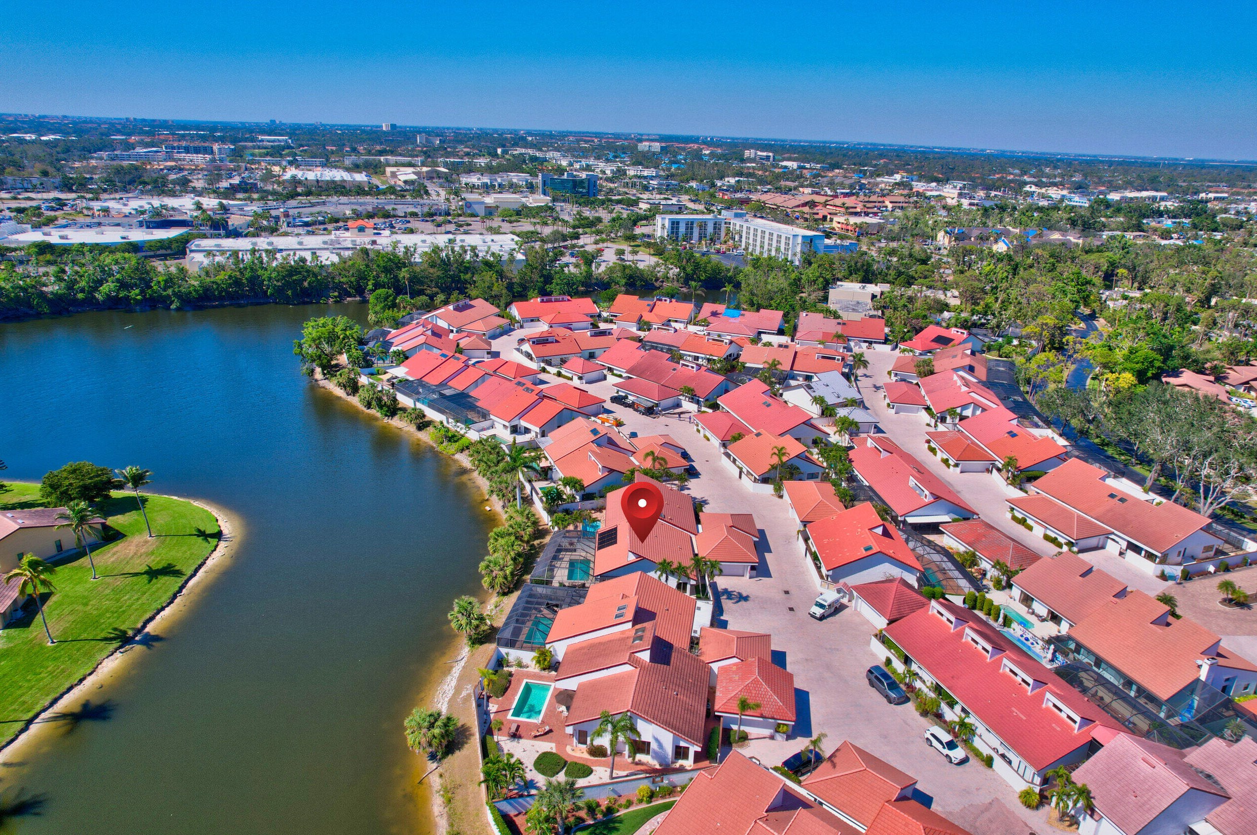 5458 Harbour Castle Dr, Fort Myers FL 33907-7844 exterior