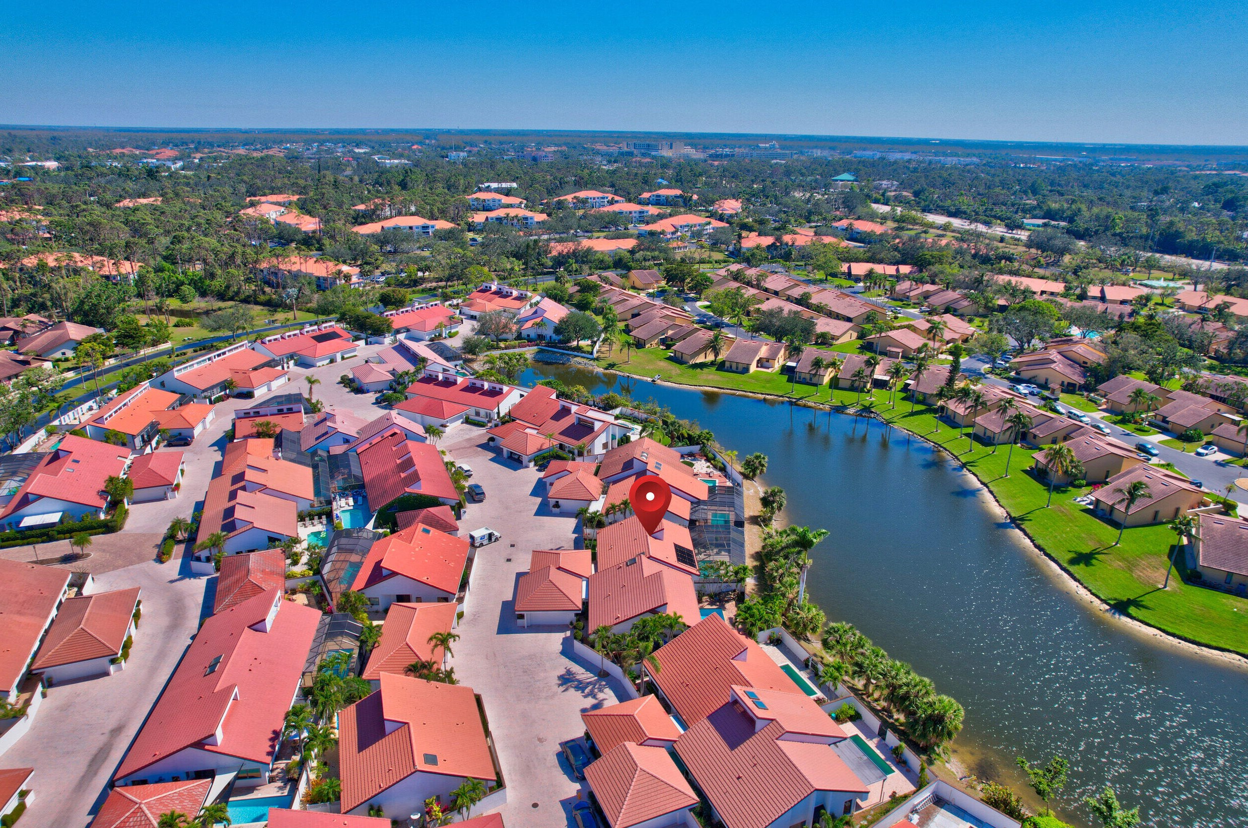 5458 Harbour Castle Dr, Fort Myers FL 33907-7844 exterior