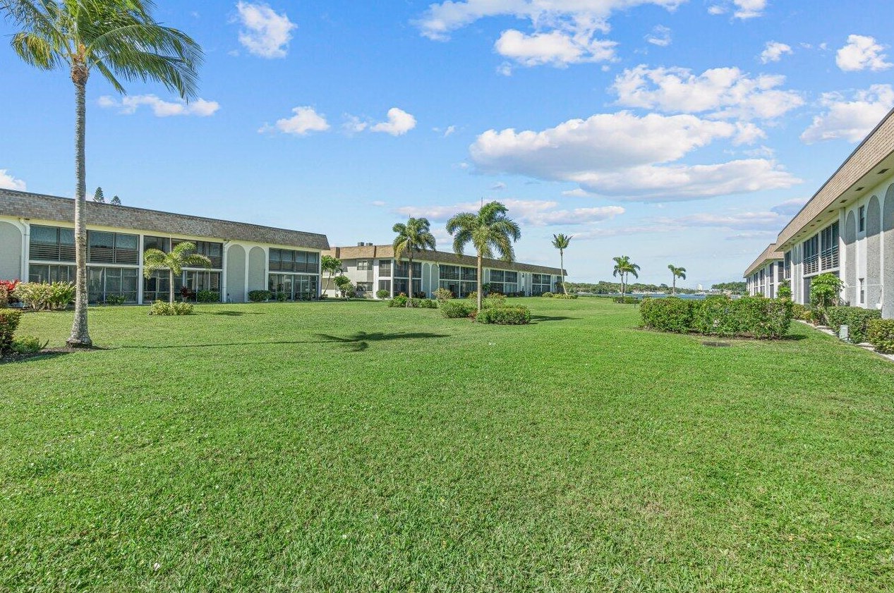 755 Saturn St, Jupiter FL  33477-4431 exterior