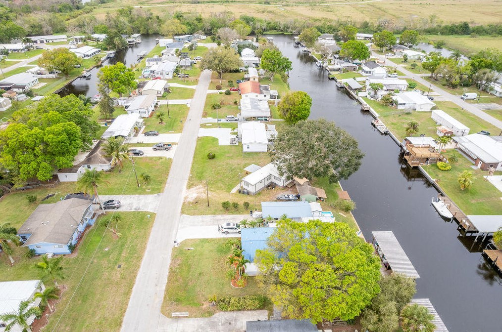 3023 19th Ct, Okeechobee FL  34974-6318 exterior