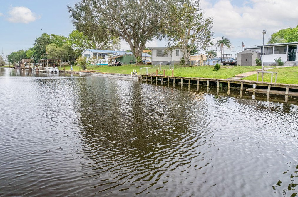 3023 19th Ct, Okeechobee FL  34974-6318 exterior