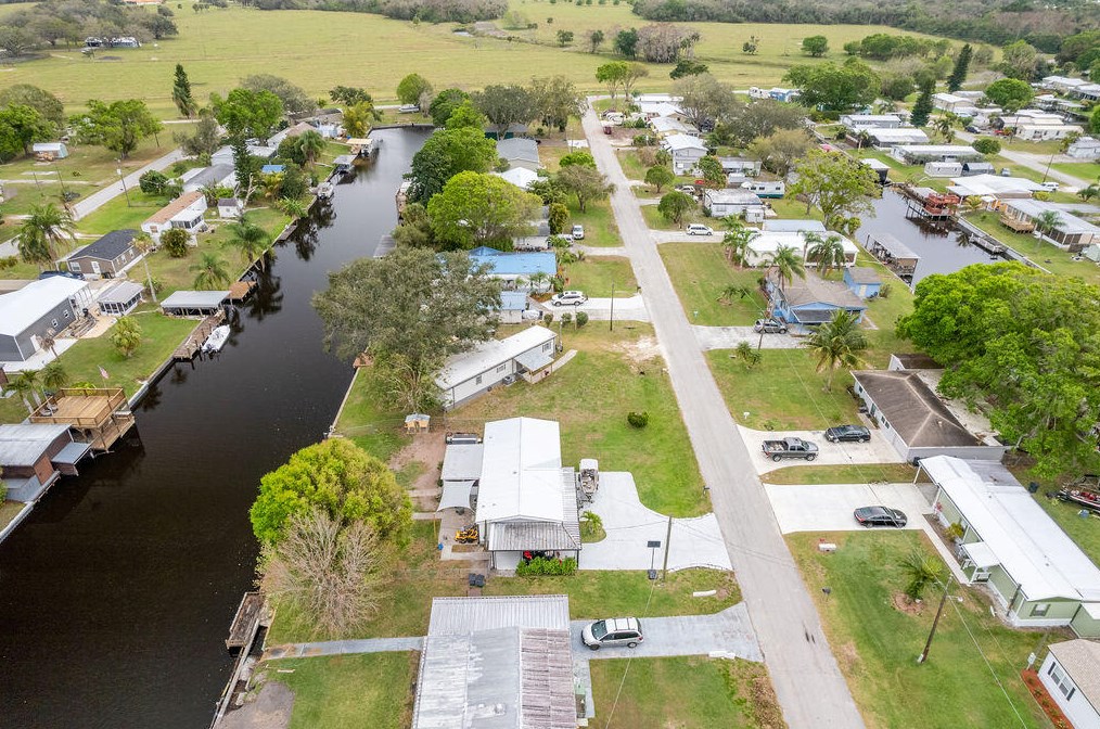 3023 19th Ct, Okeechobee FL  34974-6318 exterior