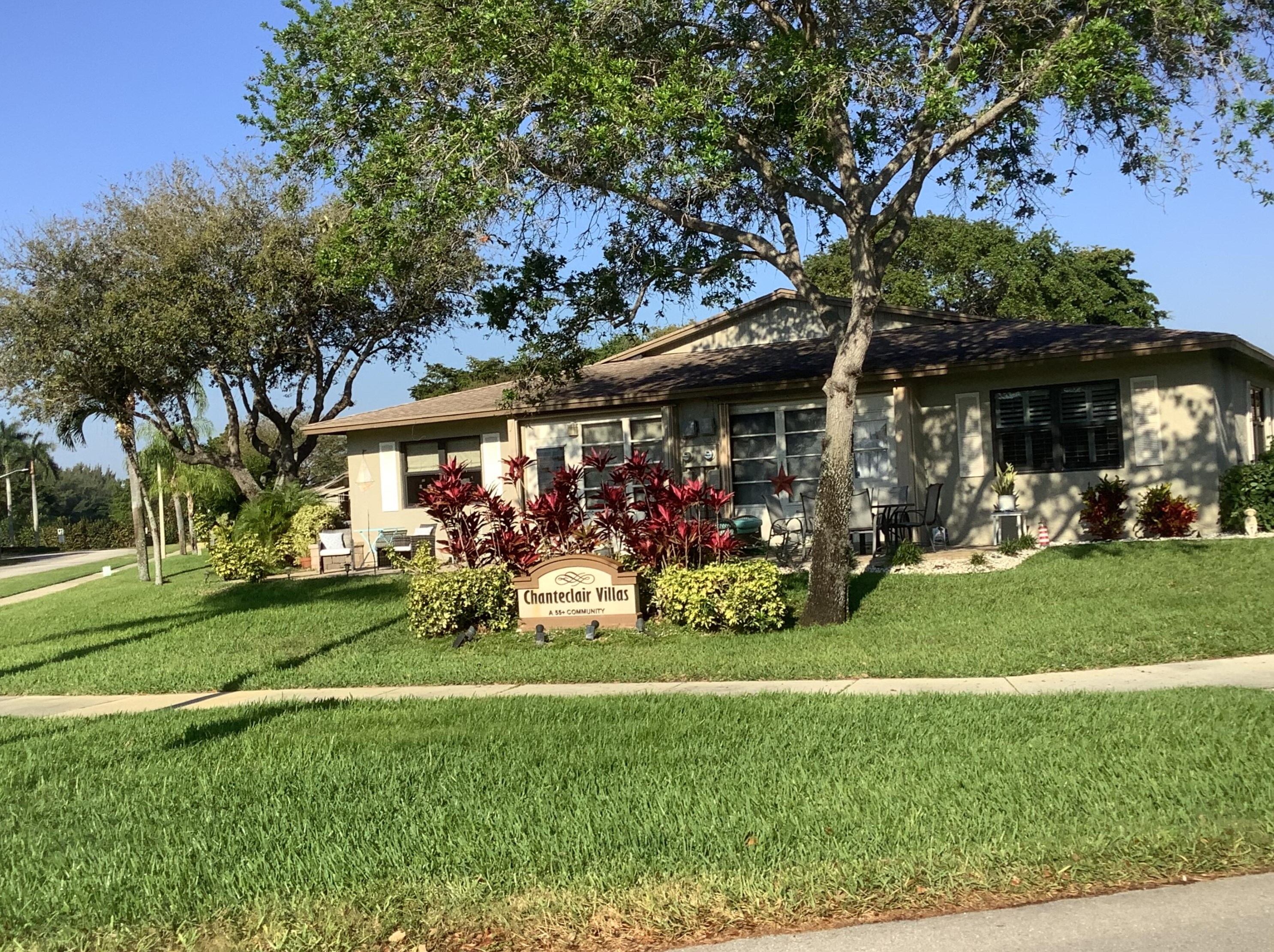 1566 Palmland Dr, Boynton Beach FL  33436-6036 exterior