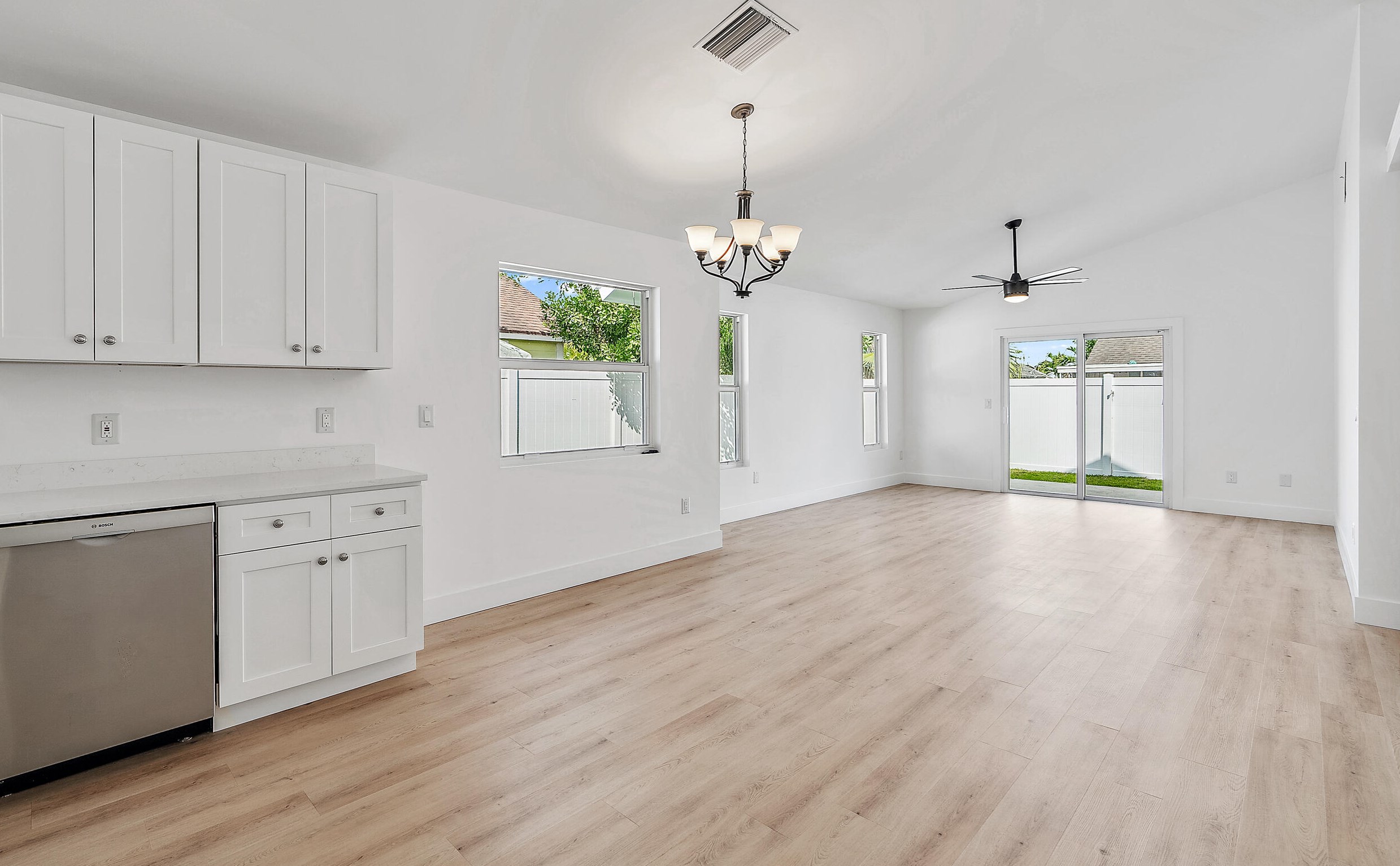 6169 Lucerne St, Jupiter FL  33458-6672 exterior