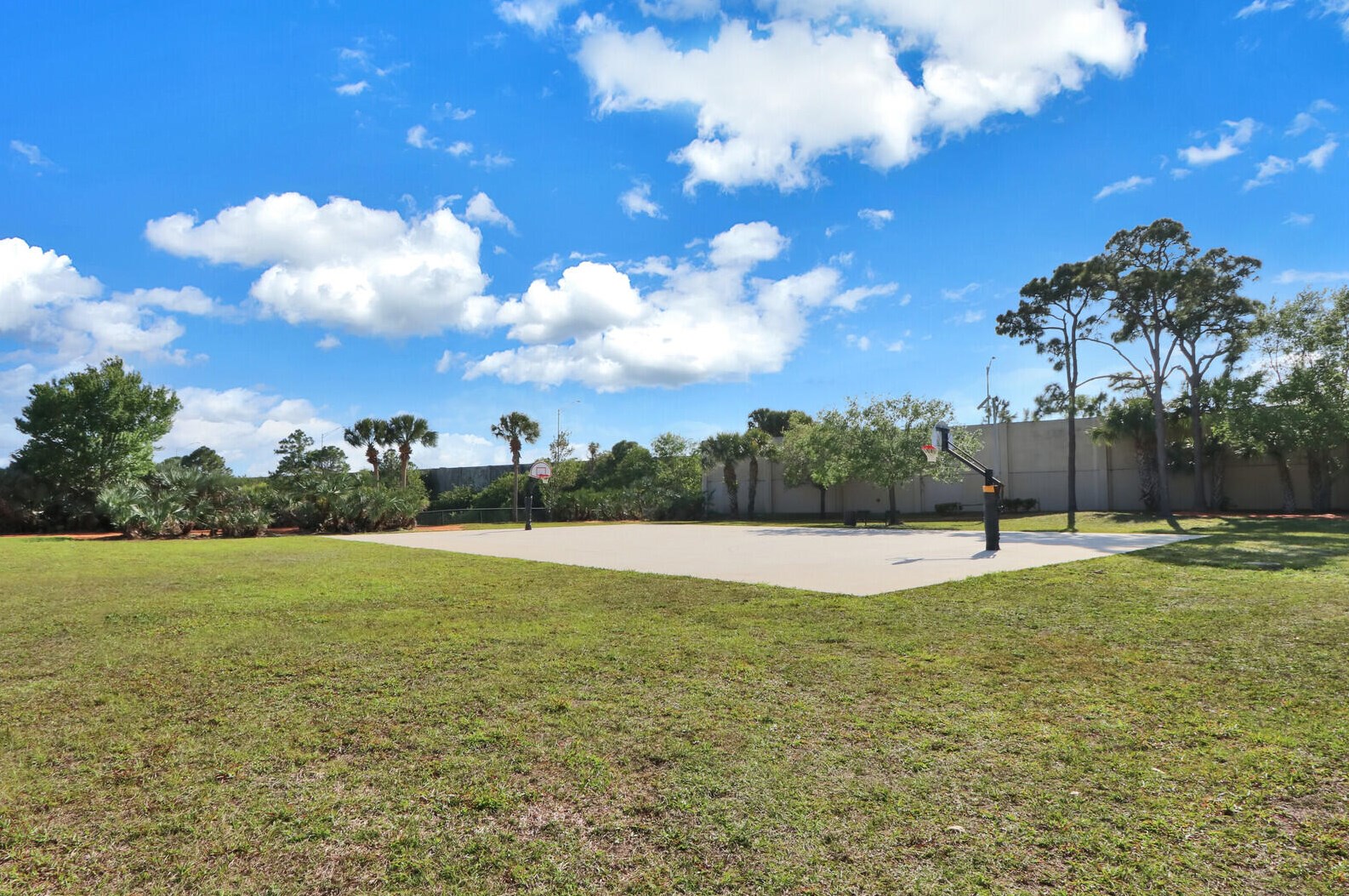 6169 Lucerne St, Jupiter FL  33458-6672 exterior