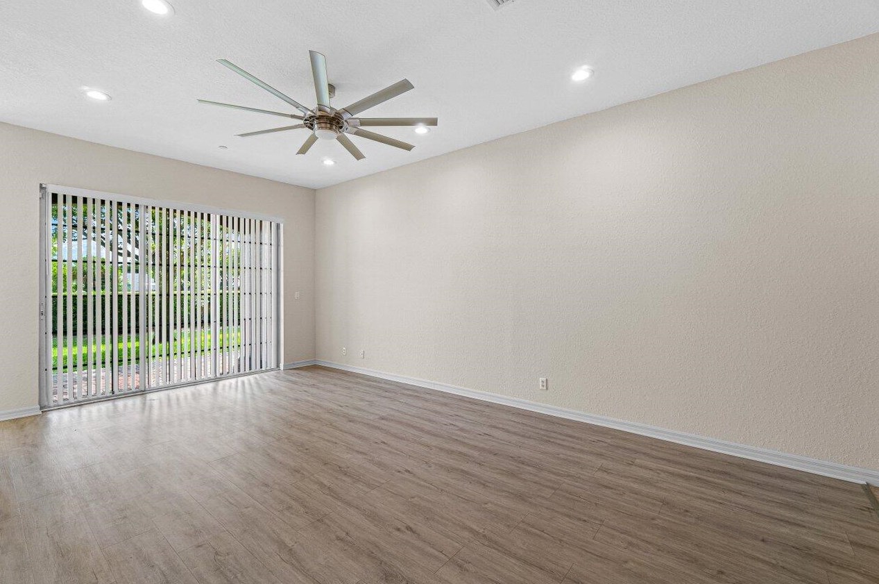 57 Lancaster Rd, Boynton Beach FL 33426-8431 exterior