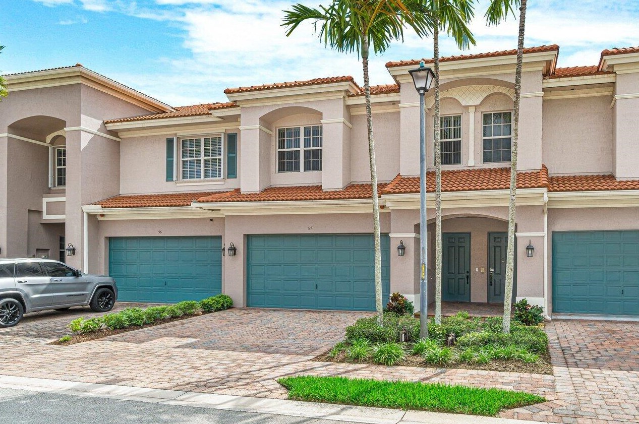 57 Lancaster Rd, Boynton Beach FL 33426-8431 exterior