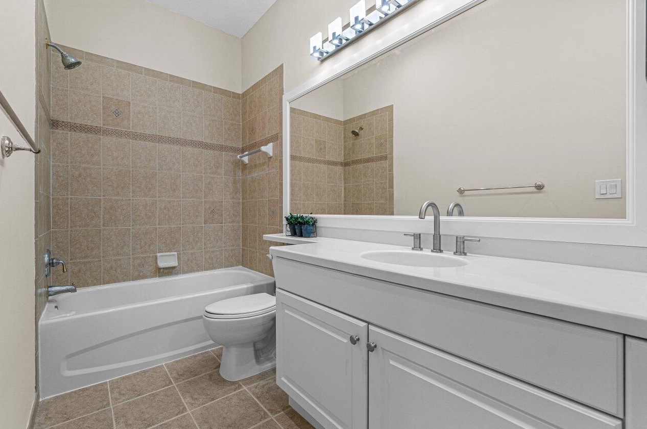 57 Lancaster Rd, Boynton Beach FL 33426-8431 exterior