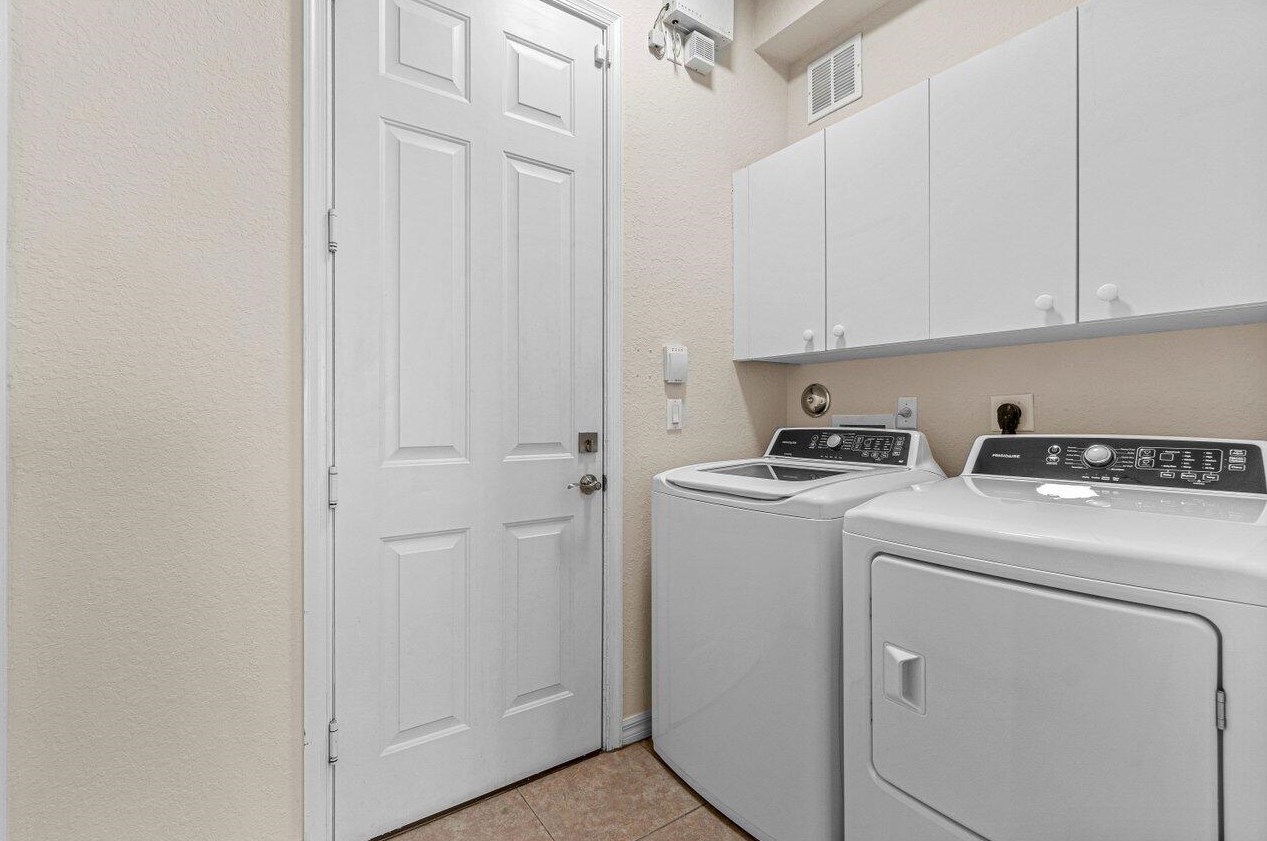 57 Lancaster Rd, Boynton Beach FL 33426-8431 exterior