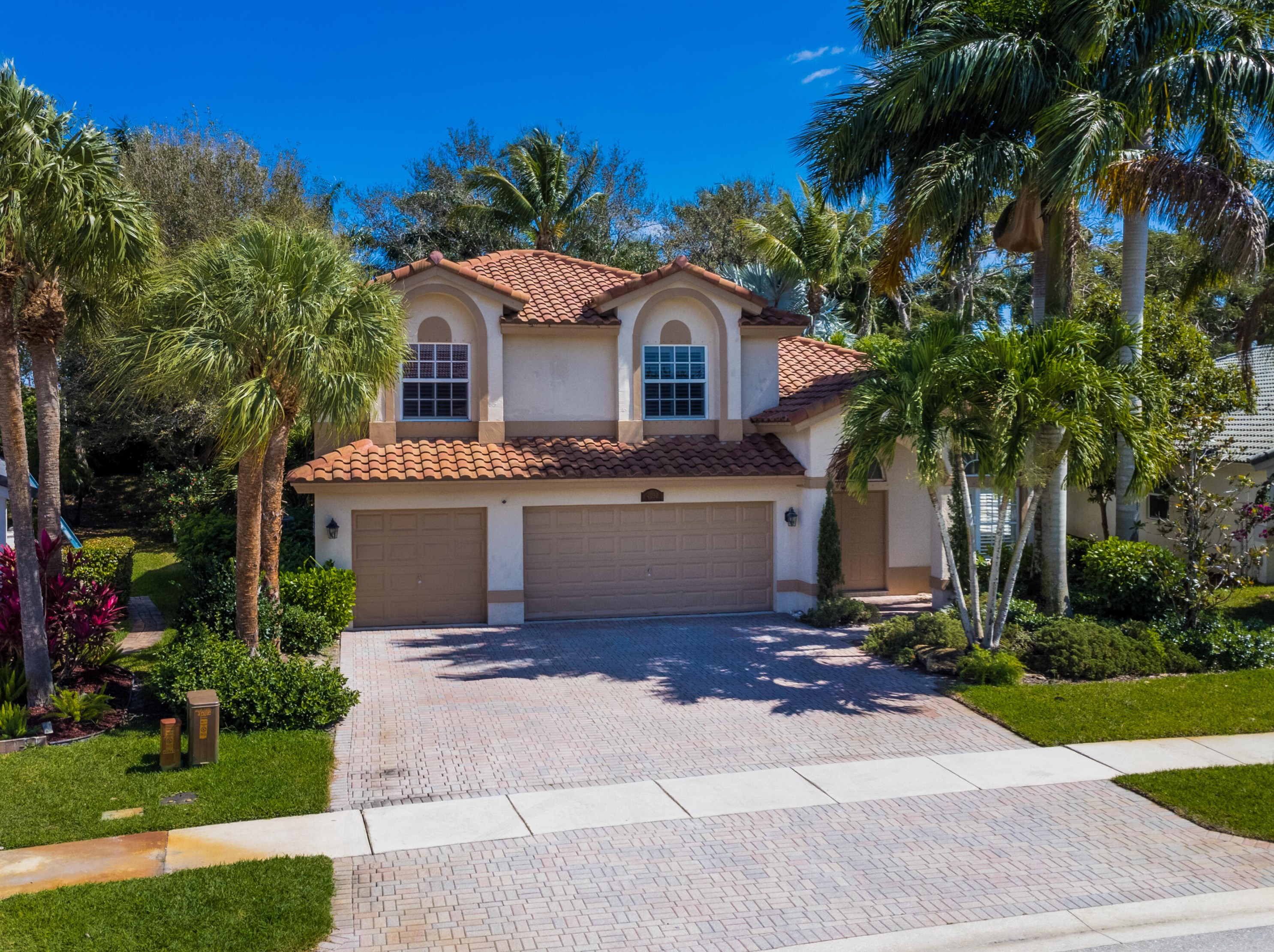 4050 Bahia Isle Cir, Lake Worth FL  33449-8305 exterior