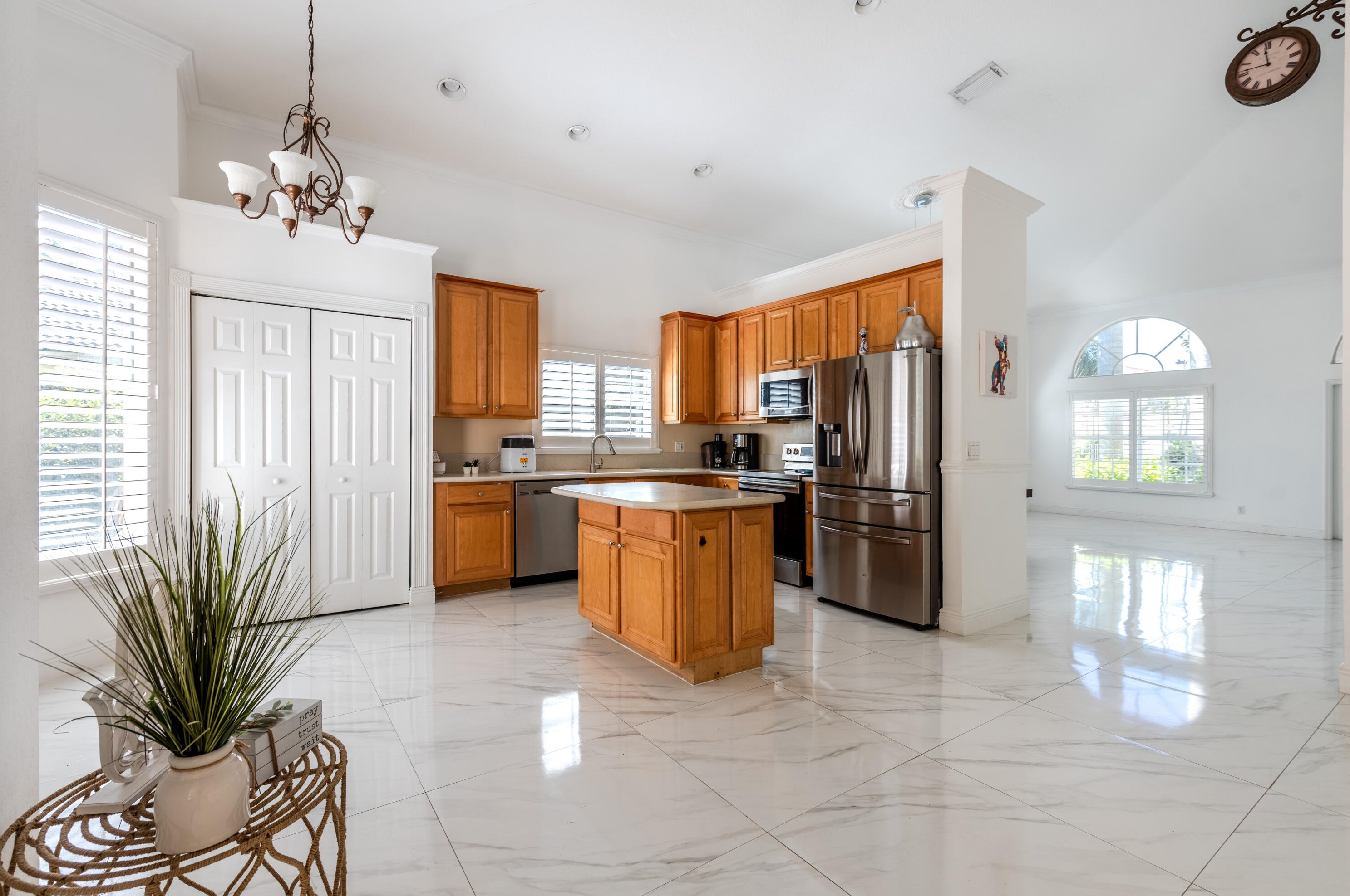 4050 Bahia Isle Cir, Lake Worth FL  33449-8305 exterior