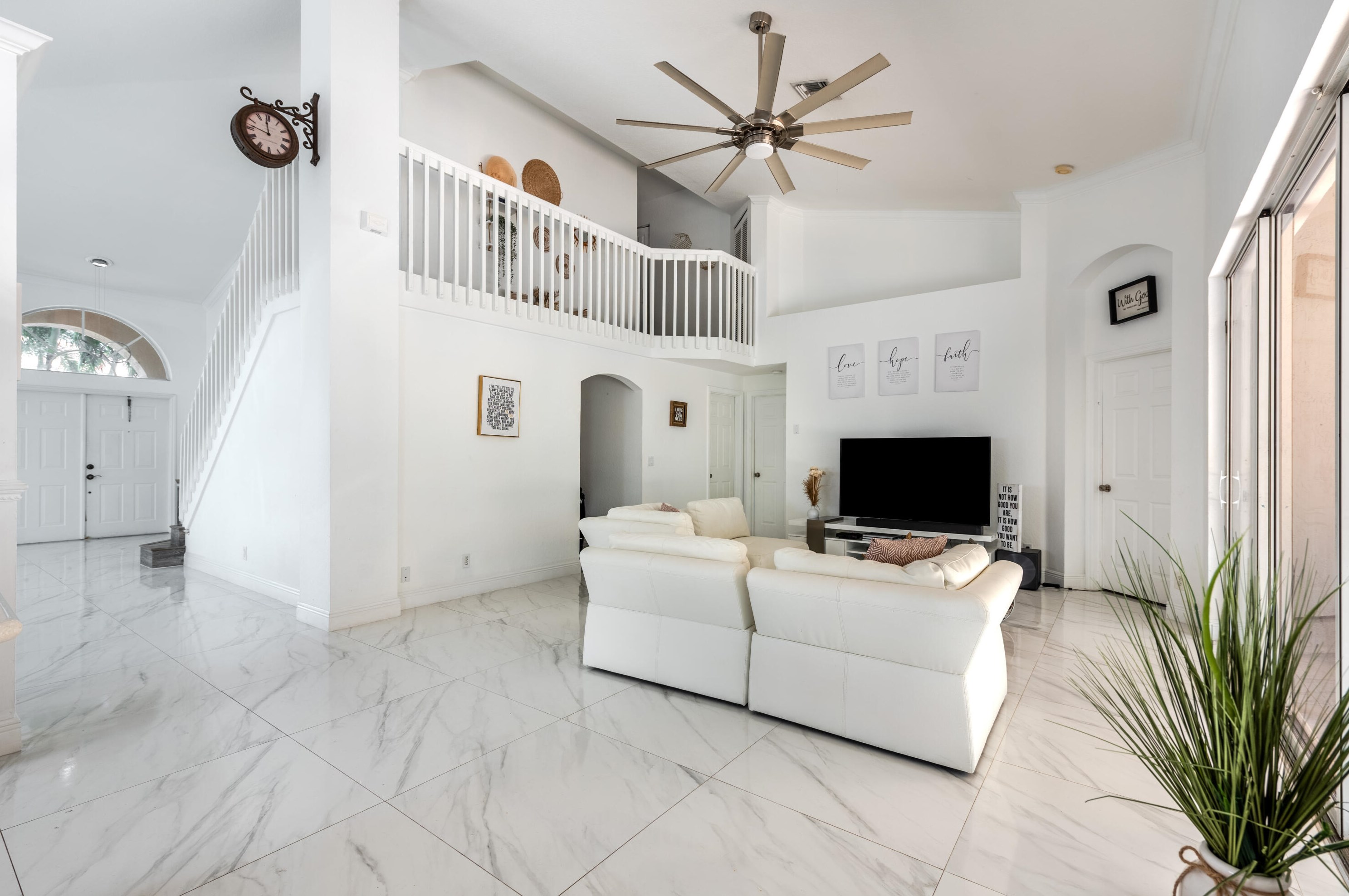 4050 Bahia Isle Cir, Lake Worth FL  33449-8305 exterior