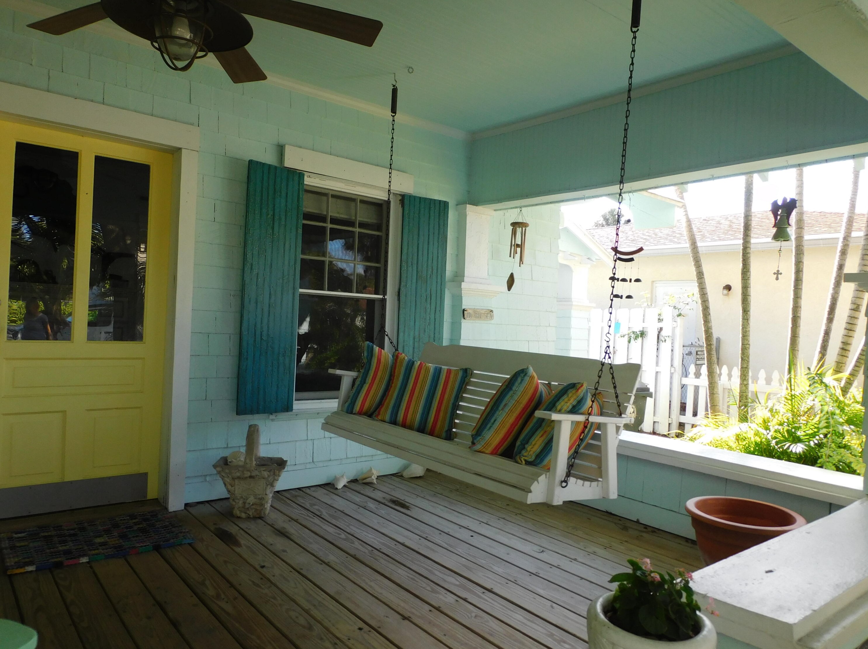 512 Palmway, Lake Worth FL  33460-3125 exterior